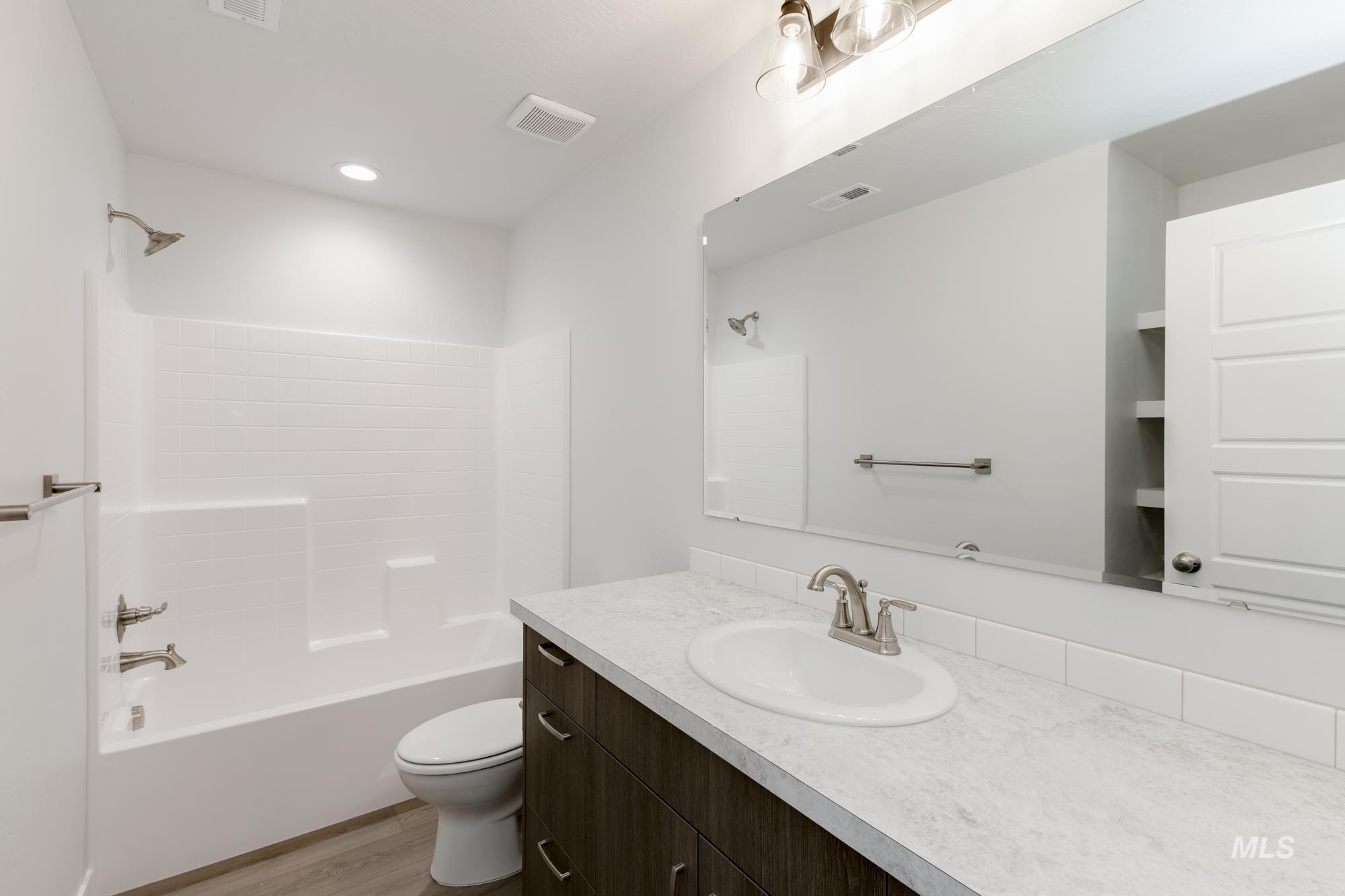 5433 S Bittercreek Ave, Meridian, Idaho 83642, 4 Bedrooms, 2.5 Bathrooms, Residential For Sale, Price $479,990, 98975520