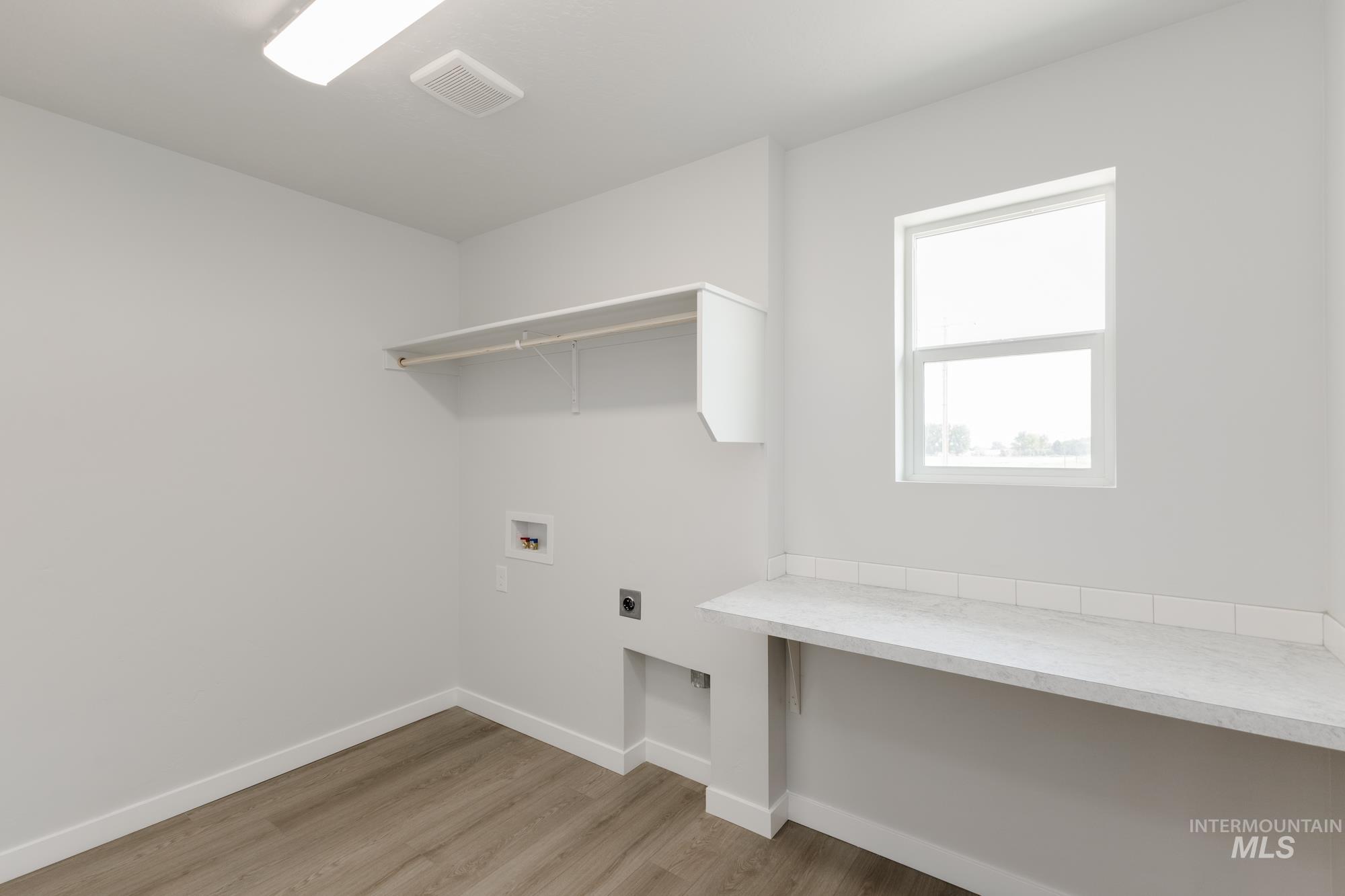 5433 S Bittercreek Ave, Meridian, Idaho 83642, 4 Bedrooms, 2.5 Bathrooms, Residential For Sale, Price $479,990, 98975520