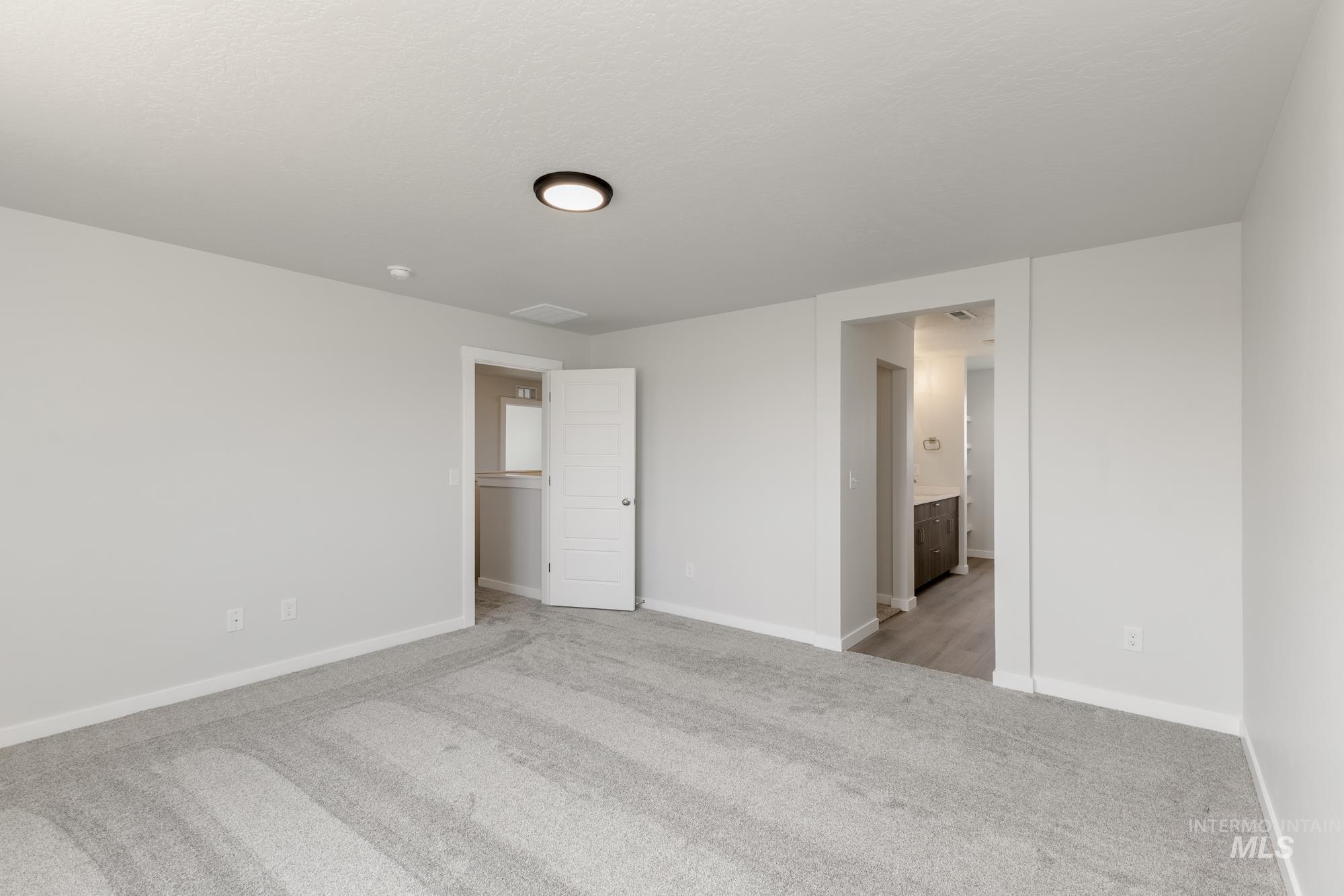 5433 S Bittercreek Ave, Meridian, Idaho 83642, 4 Bedrooms, 2.5 Bathrooms, Residential For Sale, Price $479,990, 98975520