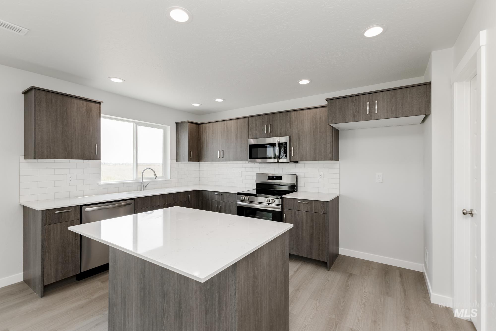 5433 S Bittercreek Ave, Meridian, Idaho 83642, 4 Bedrooms, 2.5 Bathrooms, Residential For Sale, Price $479,990, 98975520