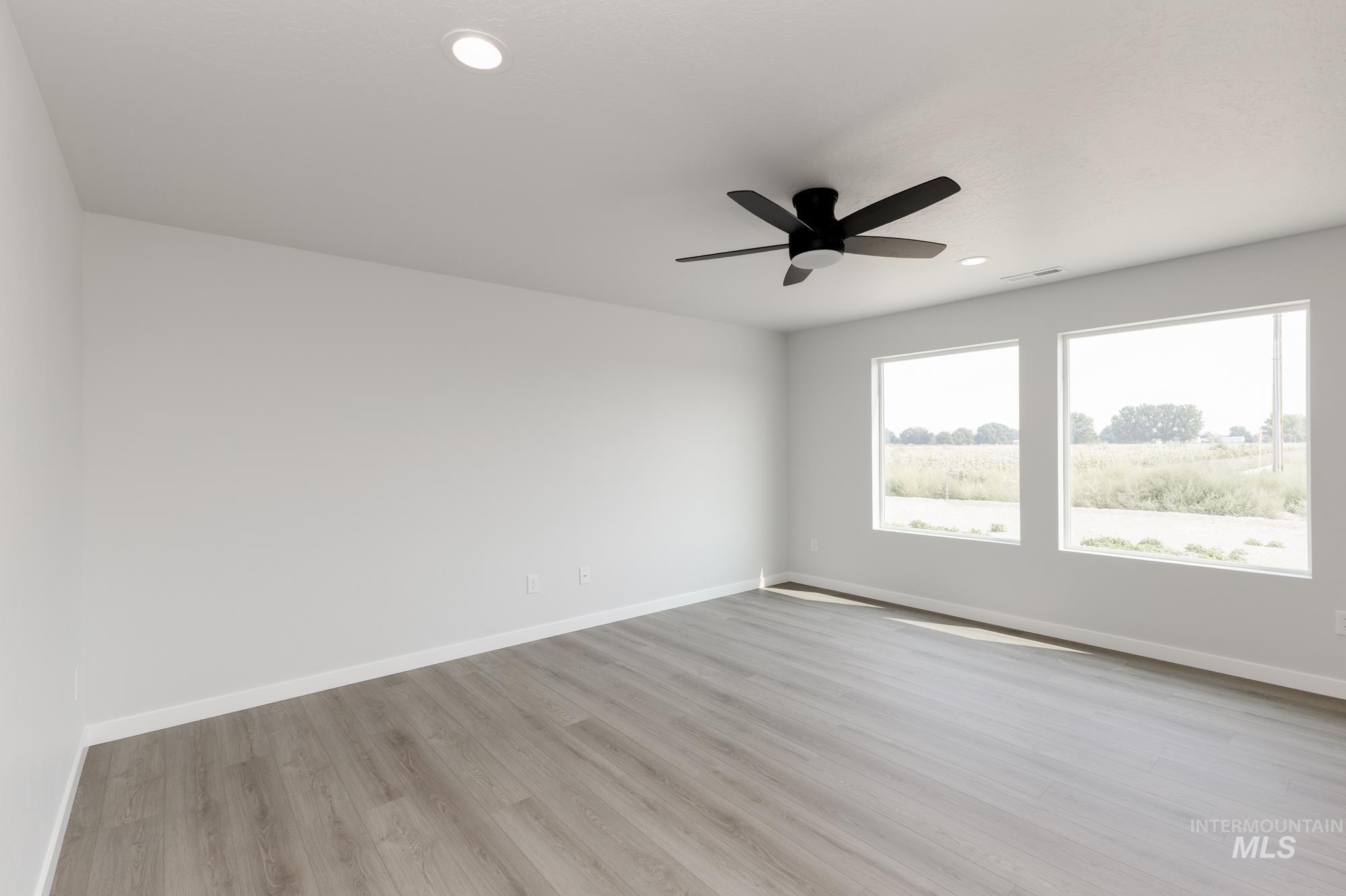 5433 S Bittercreek Ave, Meridian, Idaho 83642, 4 Bedrooms, 2.5 Bathrooms, Residential For Sale, Price $479,990, 98975520