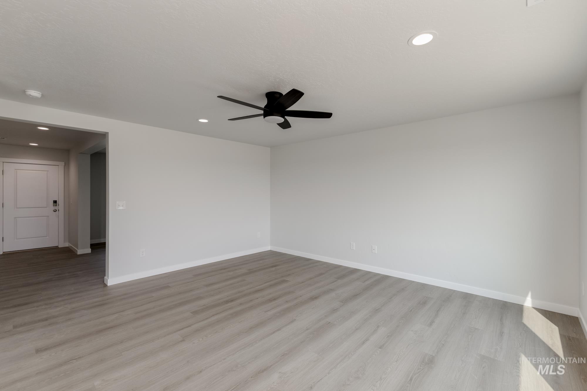 5433 S Bittercreek Ave, Meridian, Idaho 83642, 4 Bedrooms, 2.5 Bathrooms, Residential For Sale, Price $479,990, 98975520