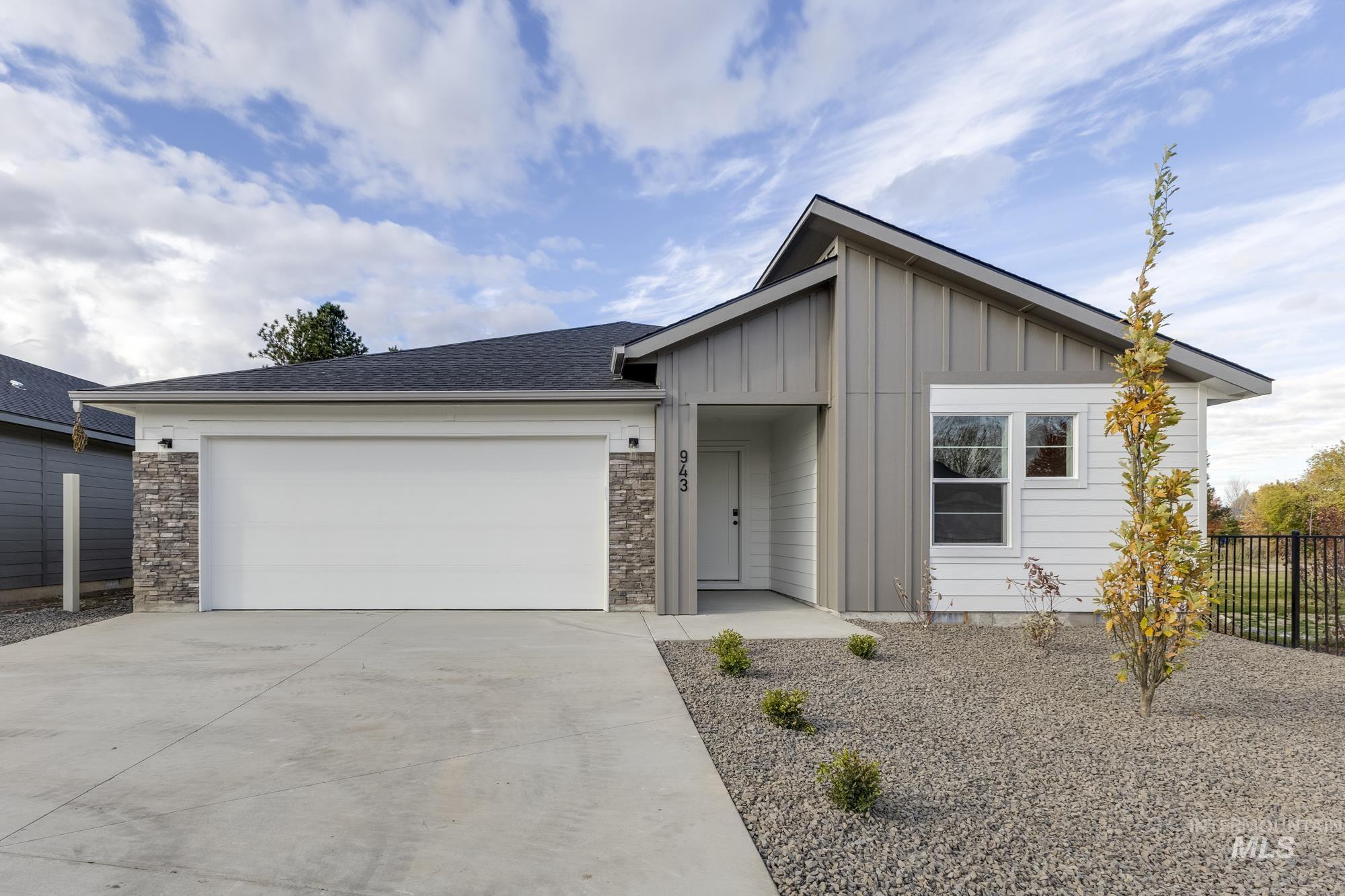 5451 S Desert Cactus Ave, Meridian, Idaho 83642, 3 Bedrooms, 2 Bathrooms, Residential For Sale, Price $424,990, 98975521