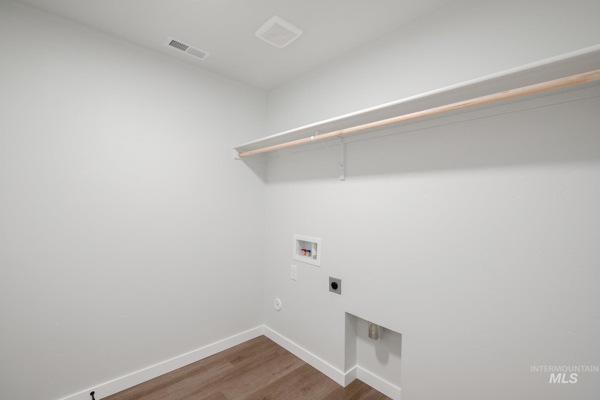 5451 S Desert Cactus Ave, Meridian, Idaho 83642, 3 Bedrooms, 2 Bathrooms, Residential For Sale, Price $424,990, 98975521