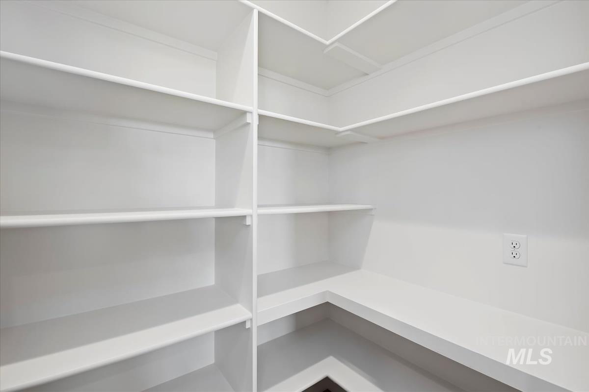 6534 E Lucy Drive, Eagle, Idaho 63629, 3 Bedrooms, 2 Bathrooms, Residential For Sale, Price $539,880, 98975526