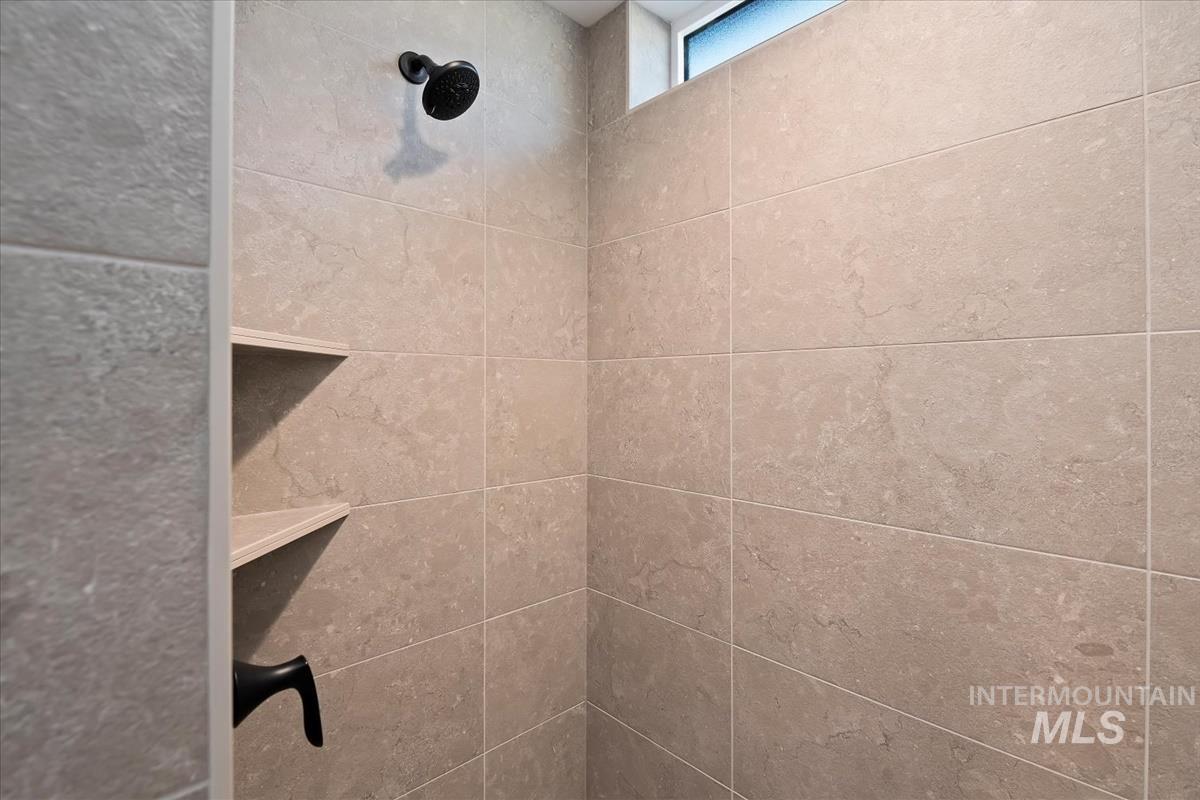 6534 E Lucy Drive, Eagle, Idaho 63629, 3 Bedrooms, 2 Bathrooms, Residential For Sale, Price $539,880, 98975526