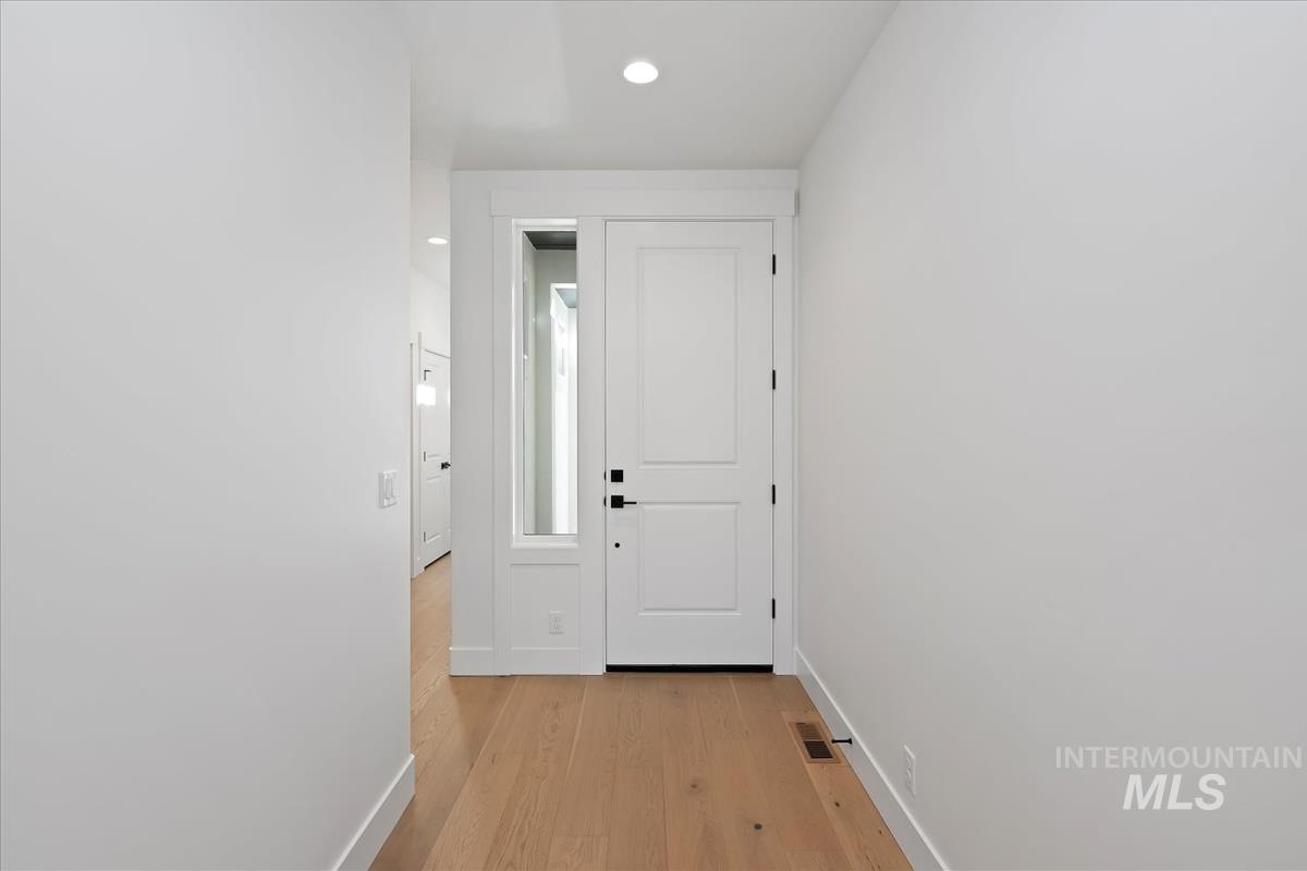 6534 E Lucy Drive, Eagle, Idaho 63629, 3 Bedrooms, 2 Bathrooms, Residential For Sale, Price $539,880, 98975526