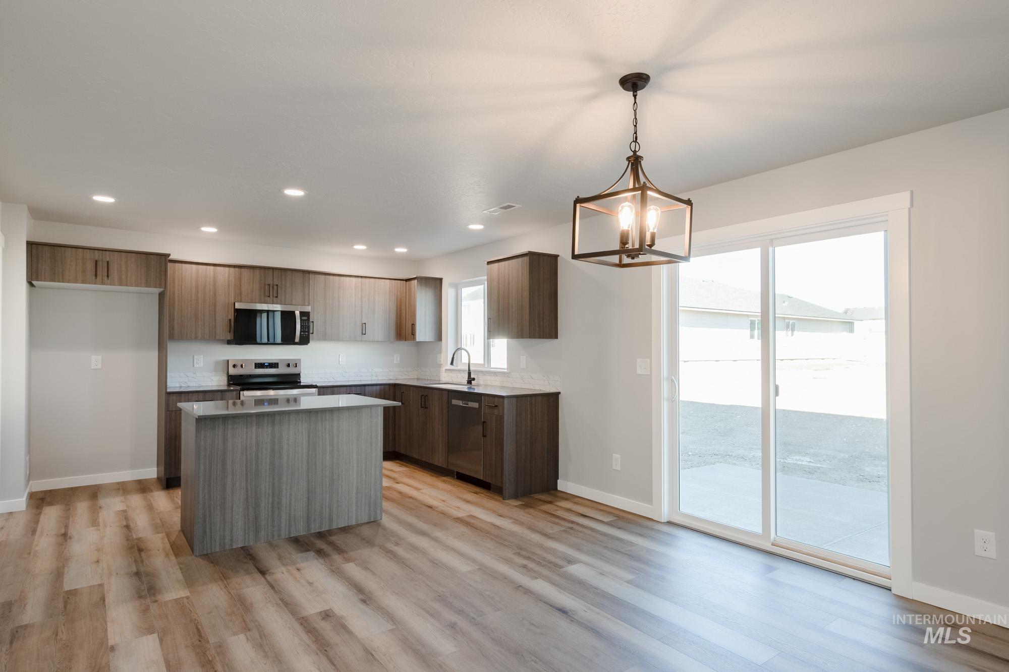 5298 S Memory Ave, Meridian, Idaho 83642, 4 Bedrooms, 2.5 Bathrooms, Residential For Sale, Price $478,990, 98975530