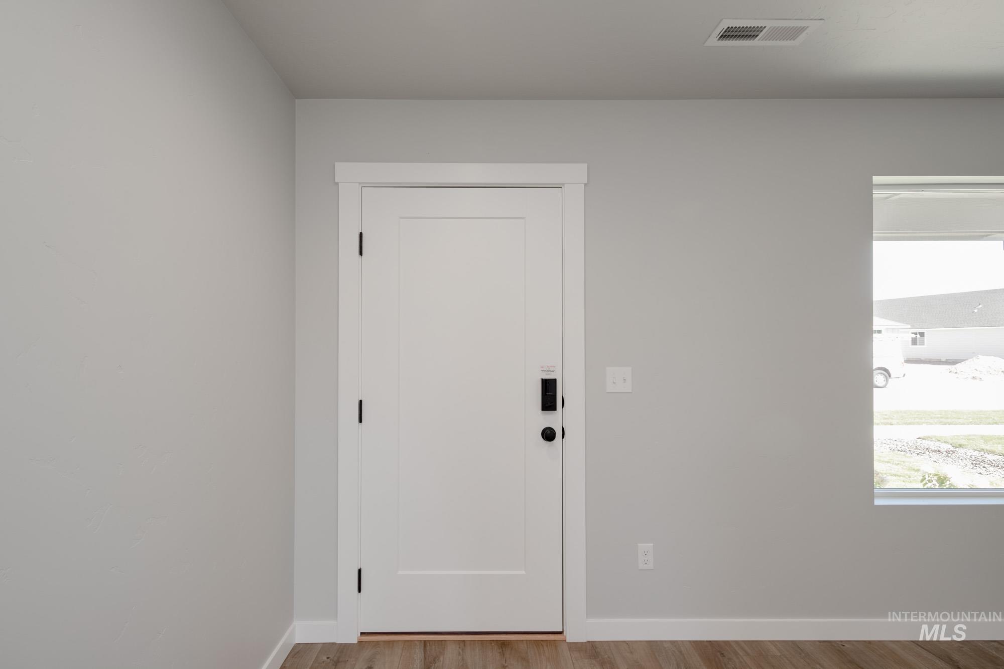 5270 S Memory Ave, Meridian, Idaho 83642, 5 Bedrooms, 3 Bathrooms, Residential For Sale, Price $550,990, 98975531