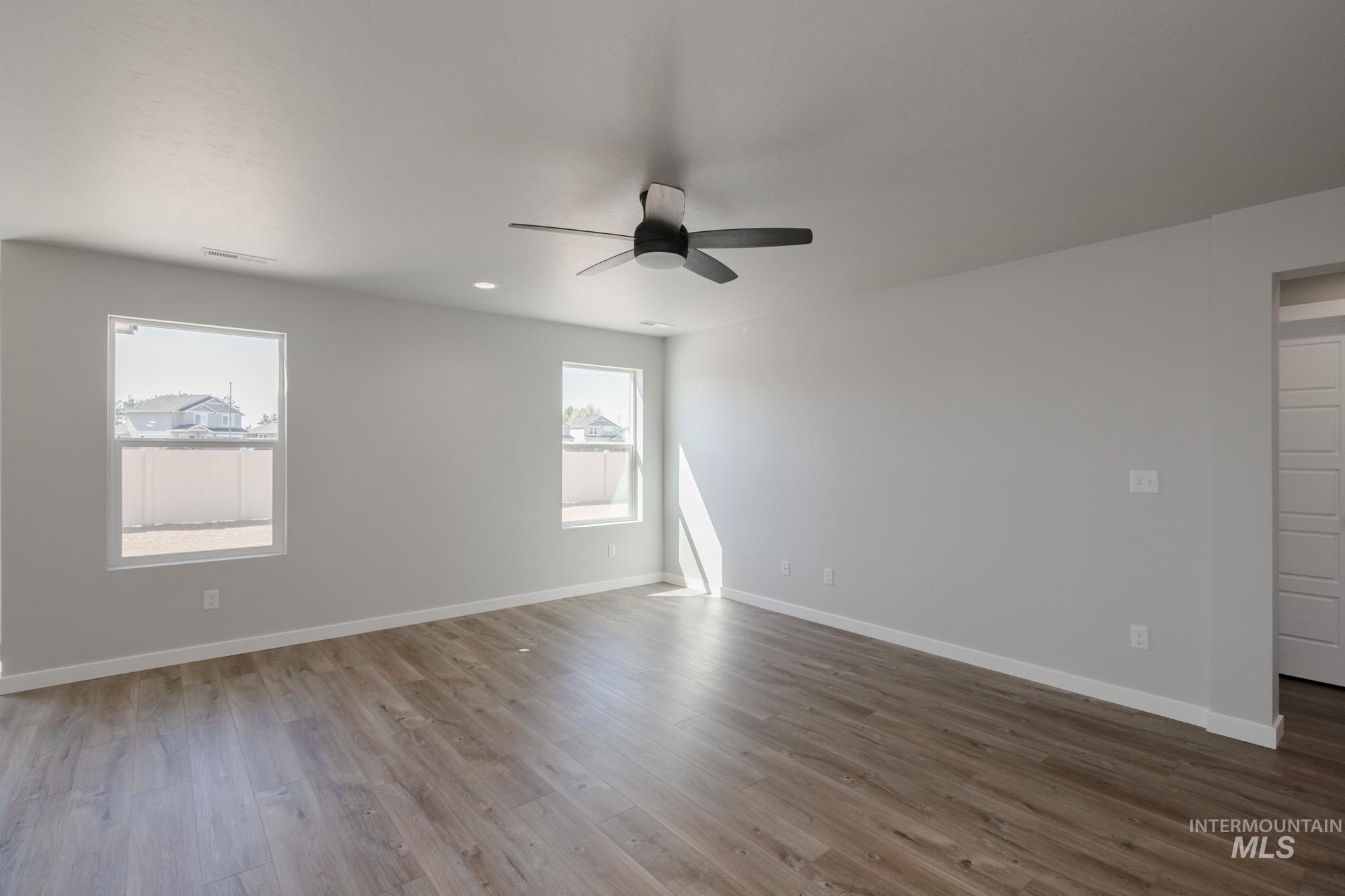 5270 S Memory Ave, Meridian, Idaho 83642, 5 Bedrooms, 3 Bathrooms, Residential For Sale, Price $550,990, 98975531