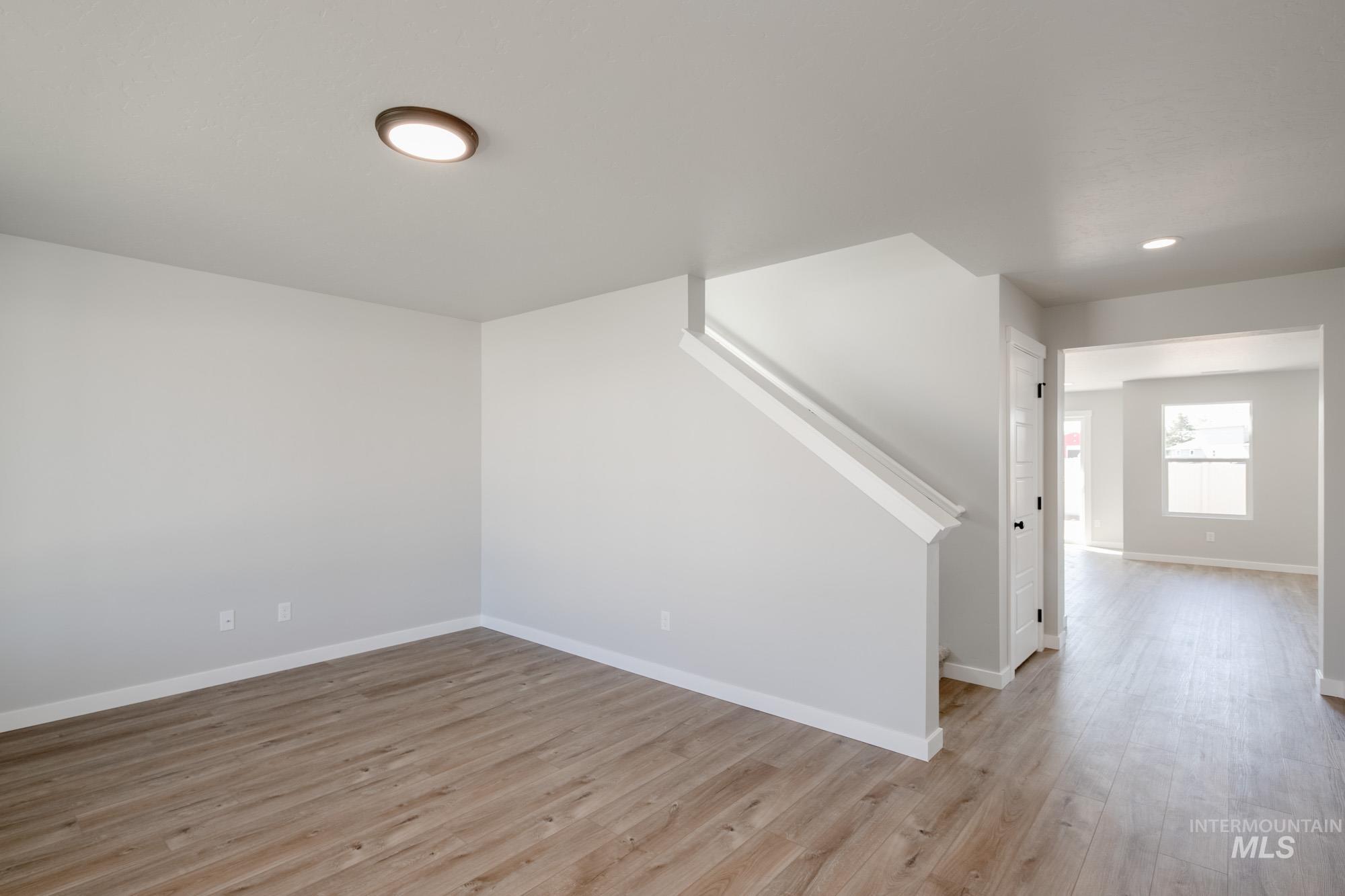 5270 S Memory Ave, Meridian, Idaho 83642, 5 Bedrooms, 3 Bathrooms, Residential For Sale, Price $550,990, 98975531