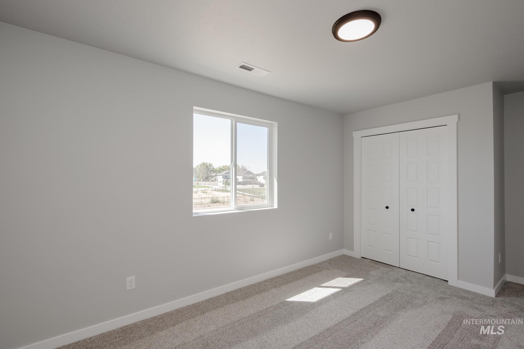 5270 S Memory Ave, Meridian, Idaho 83642, 5 Bedrooms, 3 Bathrooms, Residential For Sale, Price $550,990, 98975531