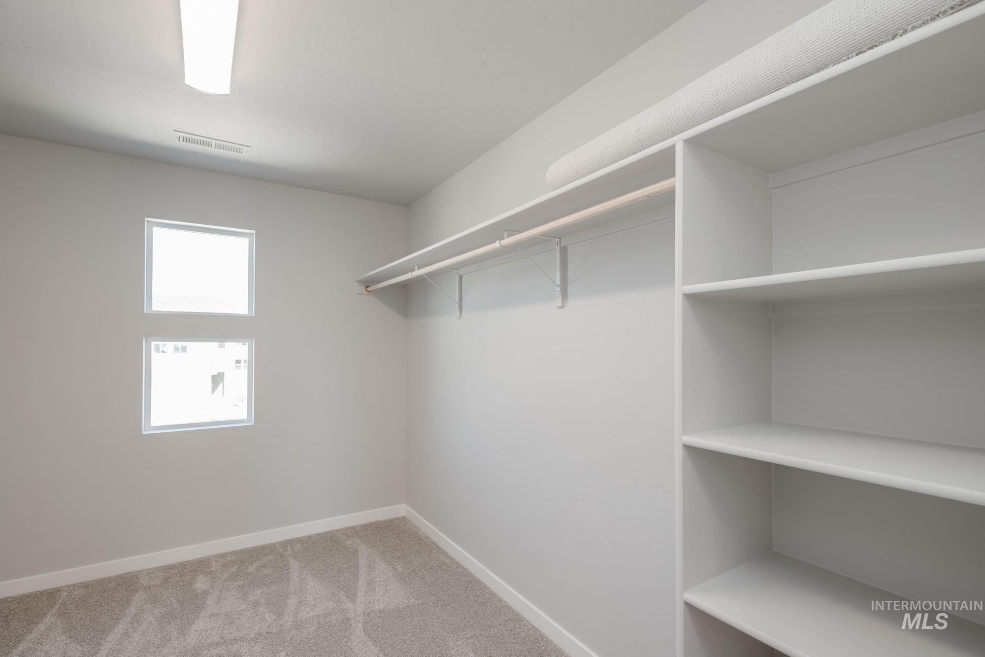 5270 S Memory Ave, Meridian, Idaho 83642, 5 Bedrooms, 3 Bathrooms, Residential For Sale, Price $550,990, 98975531