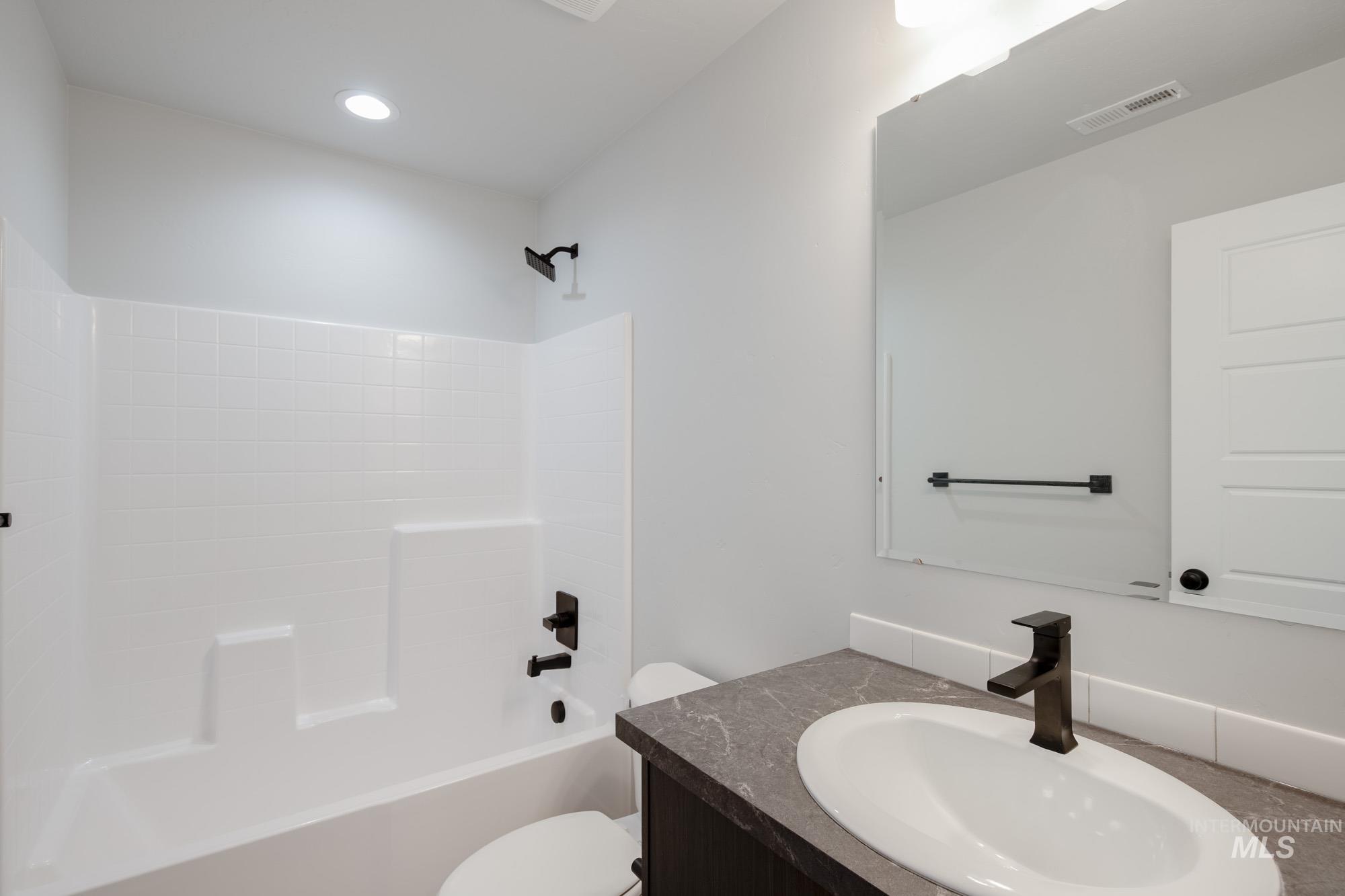 5270 S Memory Ave, Meridian, Idaho 83642, 5 Bedrooms, 3 Bathrooms, Residential For Sale, Price $550,990, 98975531