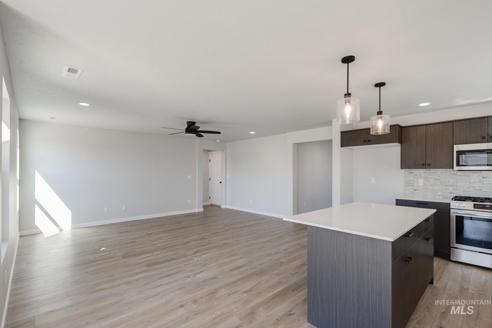 5270 S Memory Ave, Meridian, Idaho 83642, 5 Bedrooms, 3 Bathrooms, Residential For Sale, Price $550,990, 98975531