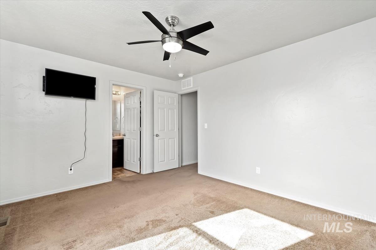 11919 Edgemoor St, Caldwell, Idaho 83605-1208, 3 Bedrooms, 2 Bathrooms, Residential For Sale, Price $344,900,MLS 98975535