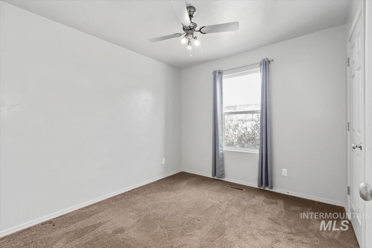 11919 Edgemoor St, Caldwell, Idaho 83605-1208, 3 Bedrooms, 2 Bathrooms, Residential For Sale, Price $344,900,MLS 98975535