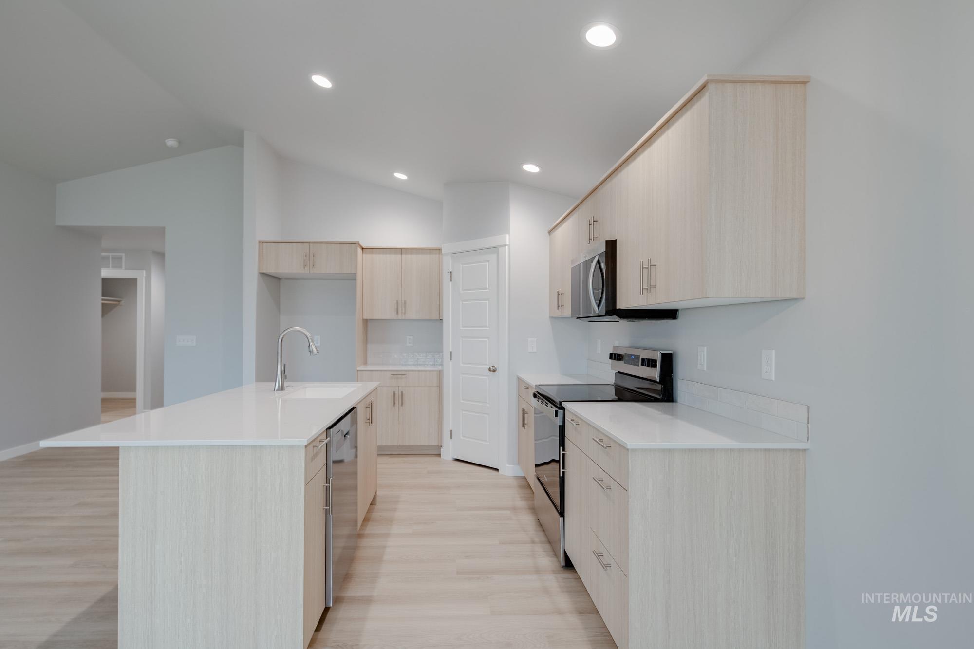 3680 W Amapola Dr, Meridian, Idaho 83642, 3 Bedrooms, 2 Bathrooms, Residential For Sale, Price $444,990, 98975537