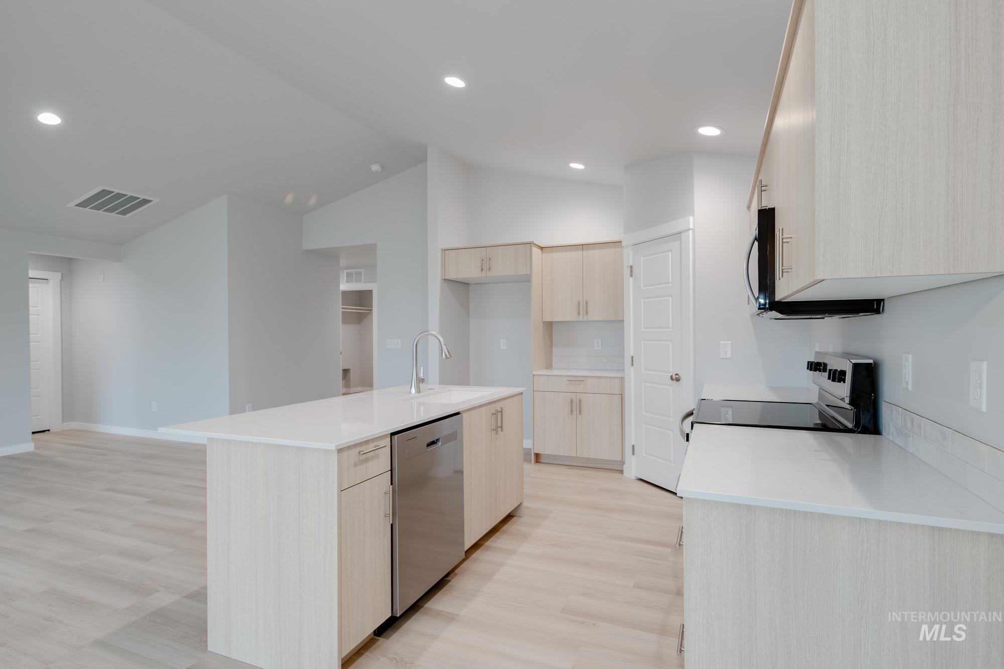 3680 W Amapola Dr, Meridian, Idaho 83642, 3 Bedrooms, 2 Bathrooms, Residential For Sale, Price $444,990, 98975537