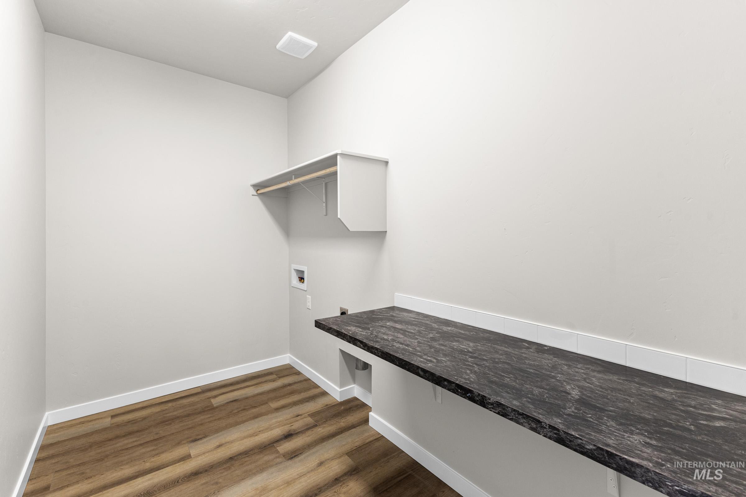 1063 W Cub River Dr, Meridian, Idaho 83642, 4 Bedrooms, 3.5 Bathrooms, Residential For Sale, Price $759,990,MLS 98975538