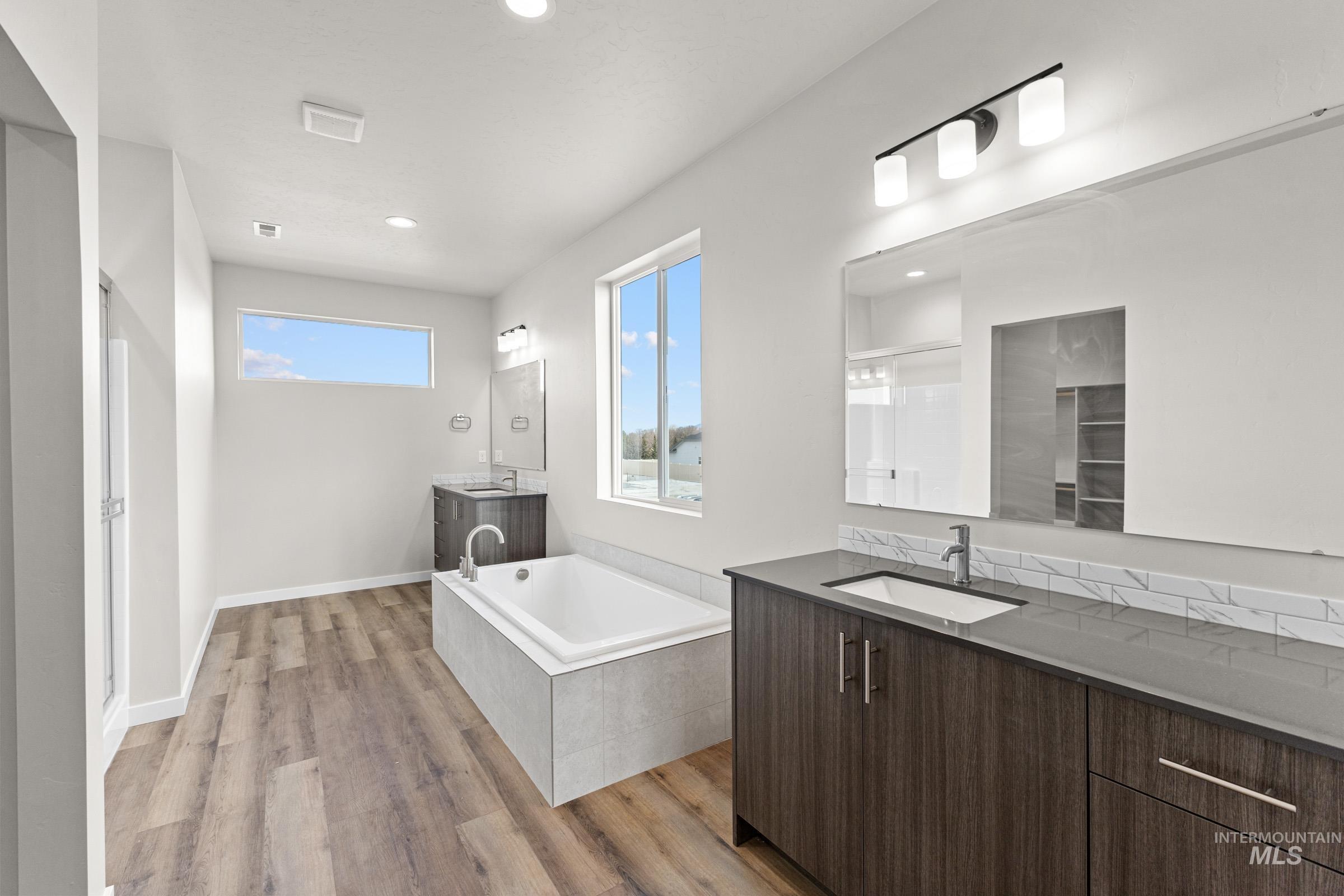 1063 W Cub River Dr, Meridian, Idaho 83642, 4 Bedrooms, 3.5 Bathrooms, Residential For Sale, Price $759,990,MLS 98975538