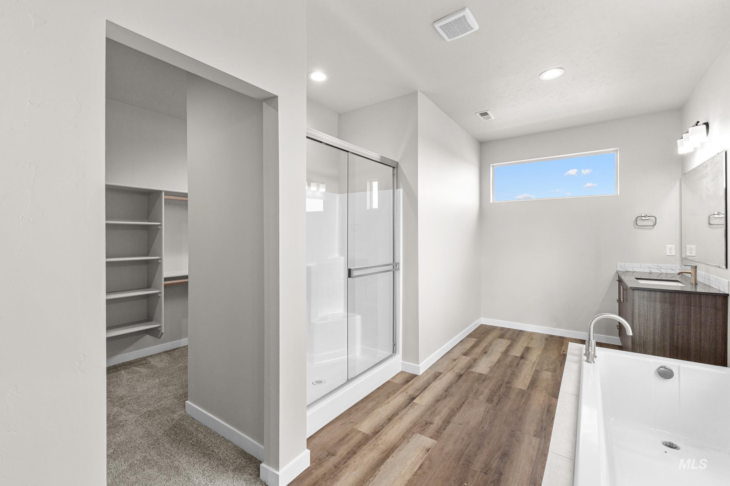 1063 W Cub River Dr, Meridian, Idaho 83642, 4 Bedrooms, 3.5 Bathrooms, Residential For Sale, Price $759,990,MLS 98975538