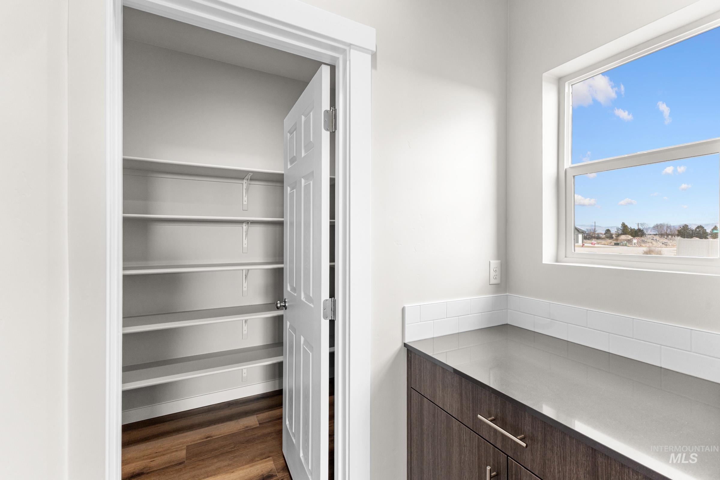 1063 W Cub River Dr, Meridian, Idaho 83642, 4 Bedrooms, 3.5 Bathrooms, Residential For Sale, Price $759,990,MLS 98975538