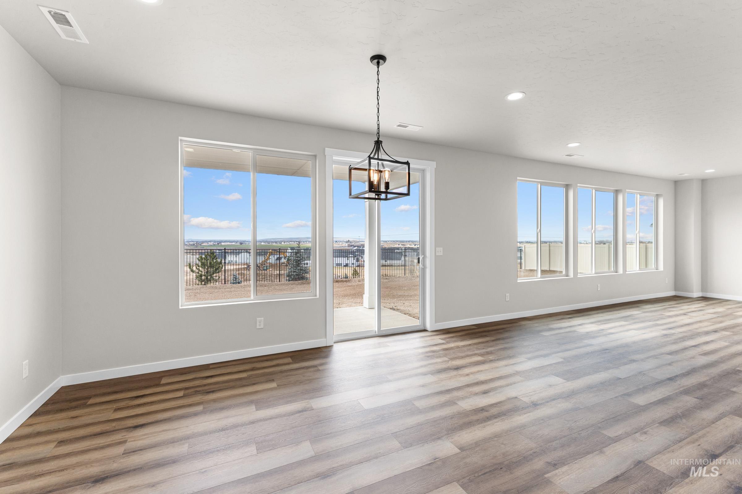 1063 W Cub River Dr, Meridian, Idaho 83642, 4 Bedrooms, 3.5 Bathrooms, Residential For Sale, Price $759,990,MLS 98975538