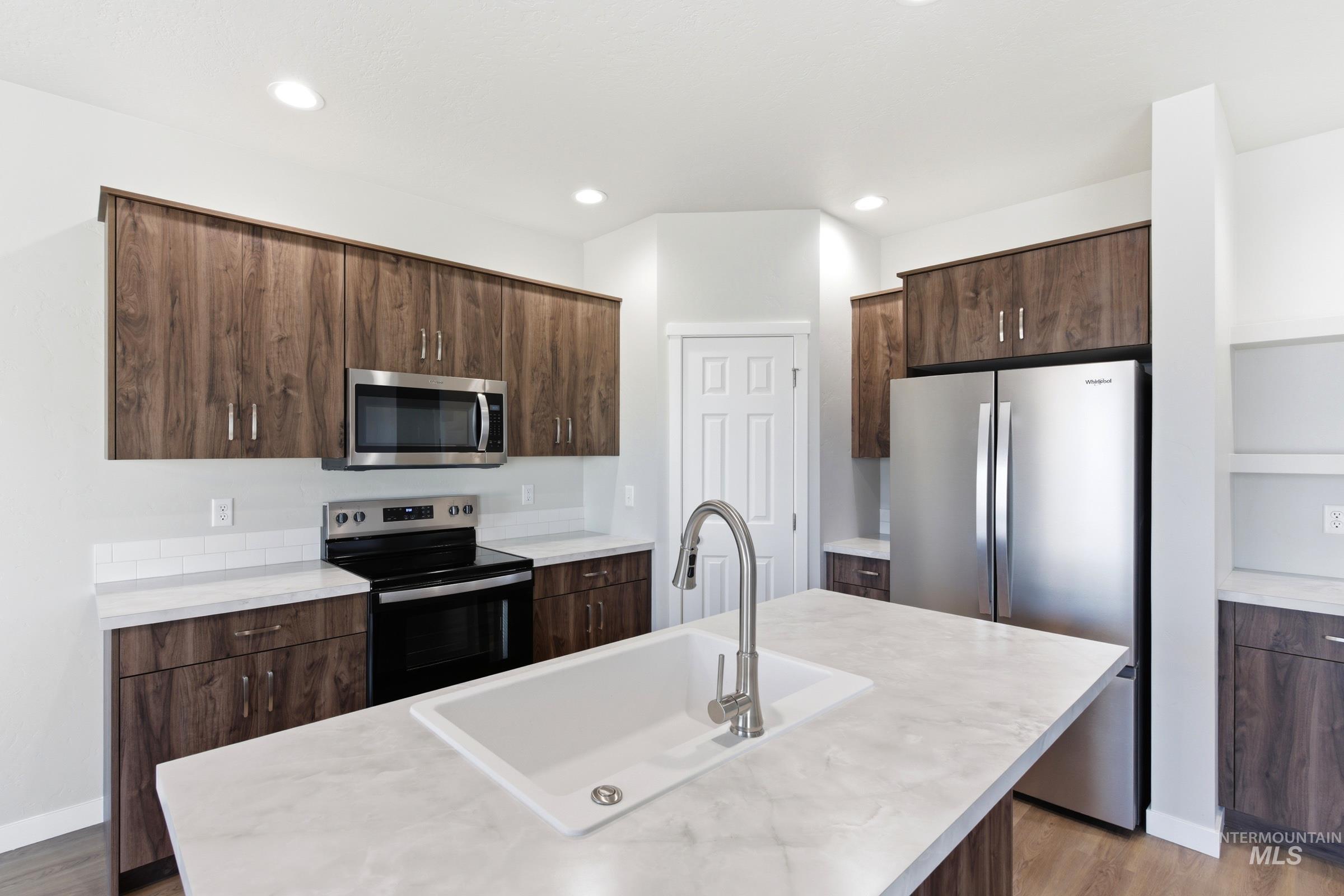 13656 Redway Ct, Caldwell, Idaho 83607, 3 Bedrooms, 2 Bathrooms, Residential For Sale, Price $449,990,MLS 98975543