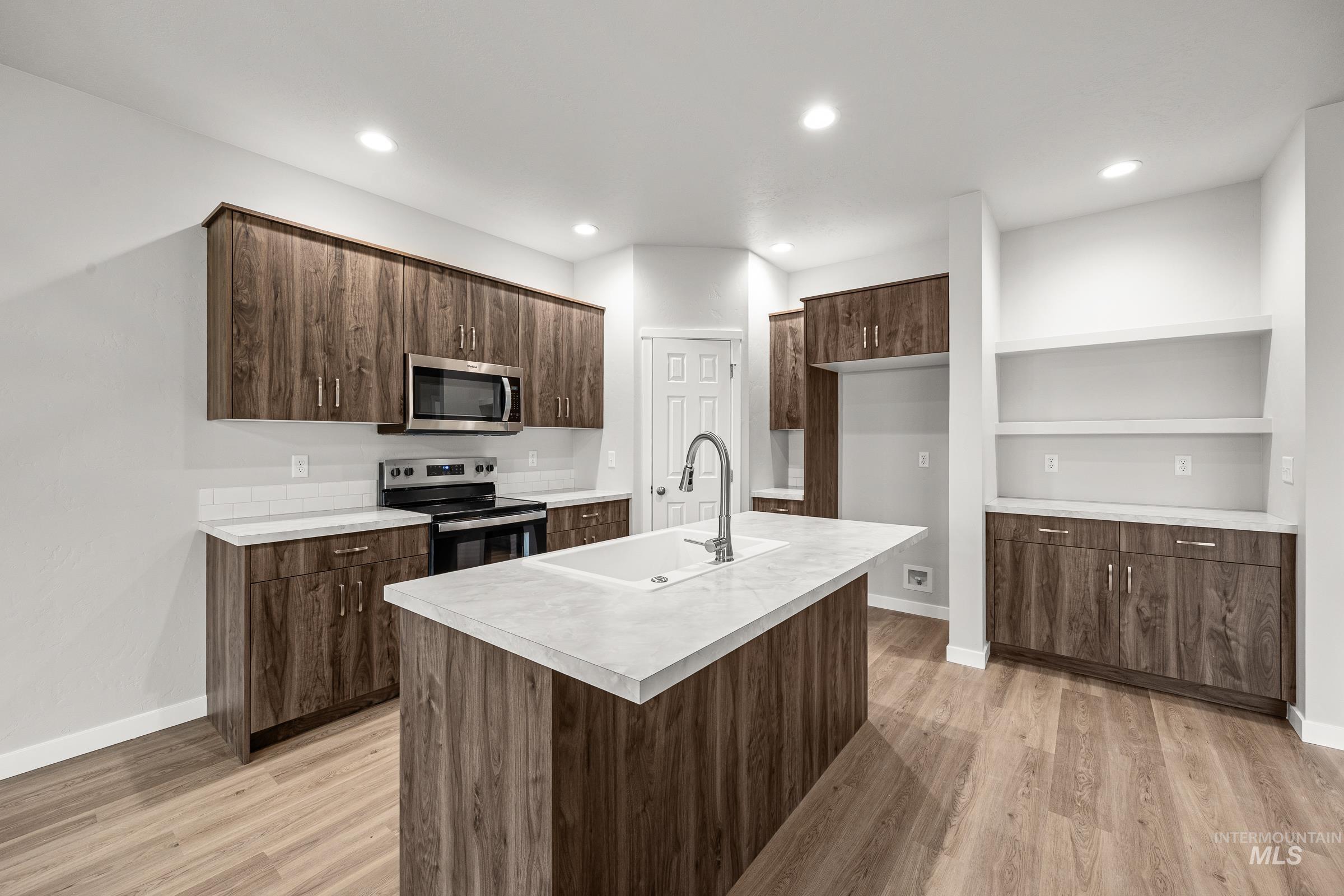 13656 Redway Ct, Caldwell, Idaho 83607, 3 Bedrooms, 2 Bathrooms, Residential For Sale, Price $449,990, 98975543