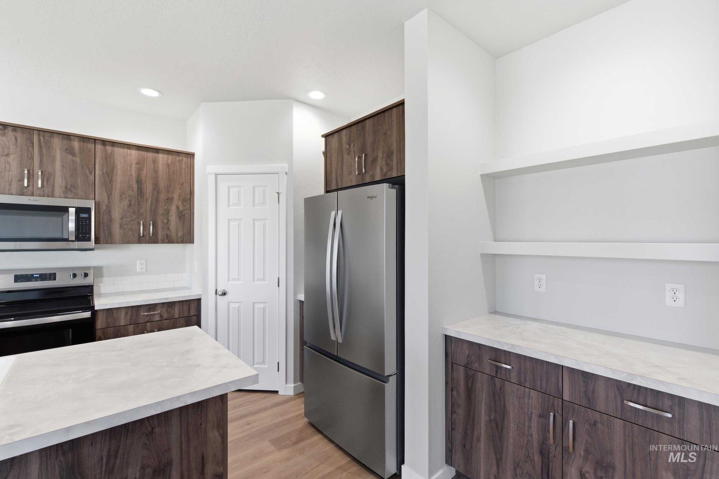 13656 Redway Ct, Caldwell, Idaho 83607, 3 Bedrooms, 2 Bathrooms, Residential For Sale, Price $449,990,MLS 98975543