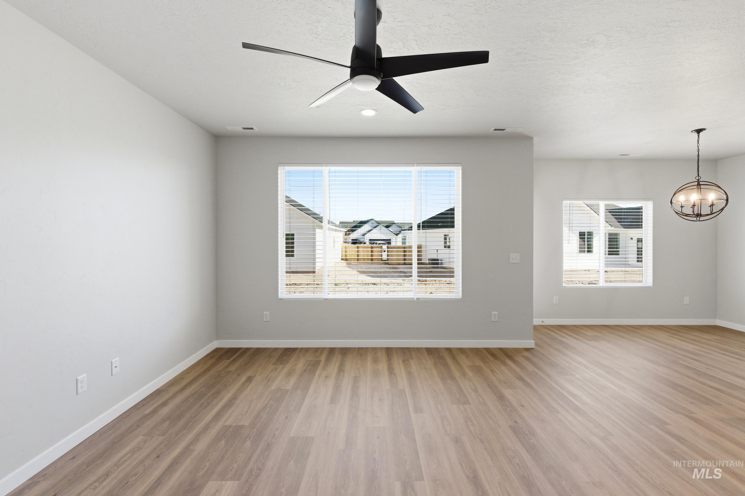 13656 Redway Ct, Caldwell, Idaho 83607, 3 Bedrooms, 2 Bathrooms, Residential For Sale, Price $449,990,MLS 98975543