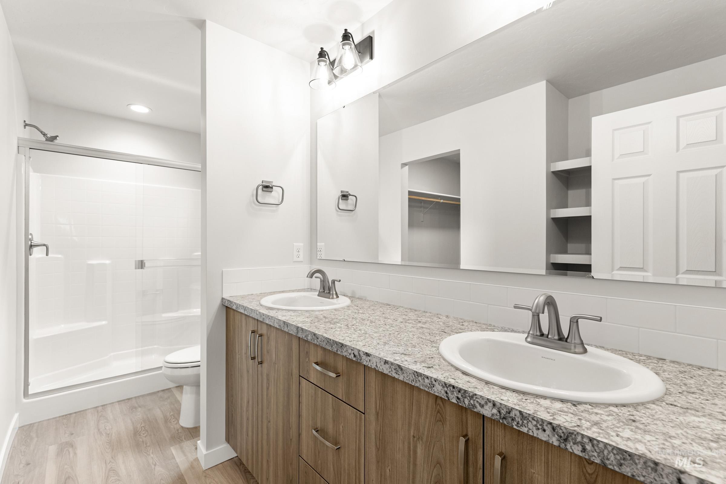 31 S Sweetgrass Ave, Nampa, Idaho 83651, 3 Bedrooms, 2.5 Bathrooms, Residential For Sale, Price $386,990, 98975544