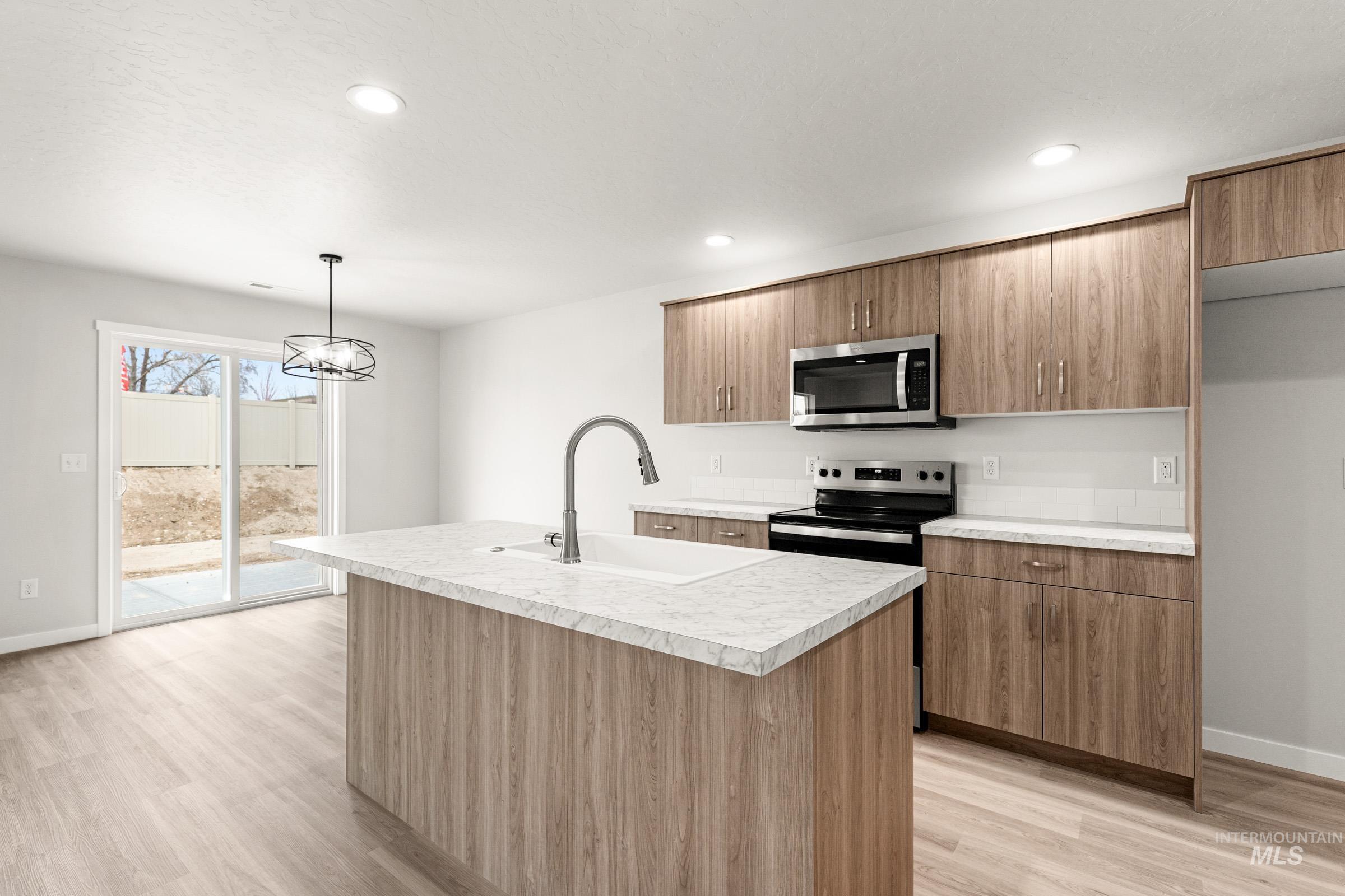 31 S Sweetgrass Ave, Nampa, Idaho 83651, 3 Bedrooms, 2.5 Bathrooms, Residential For Sale, Price $386,990, 98975544