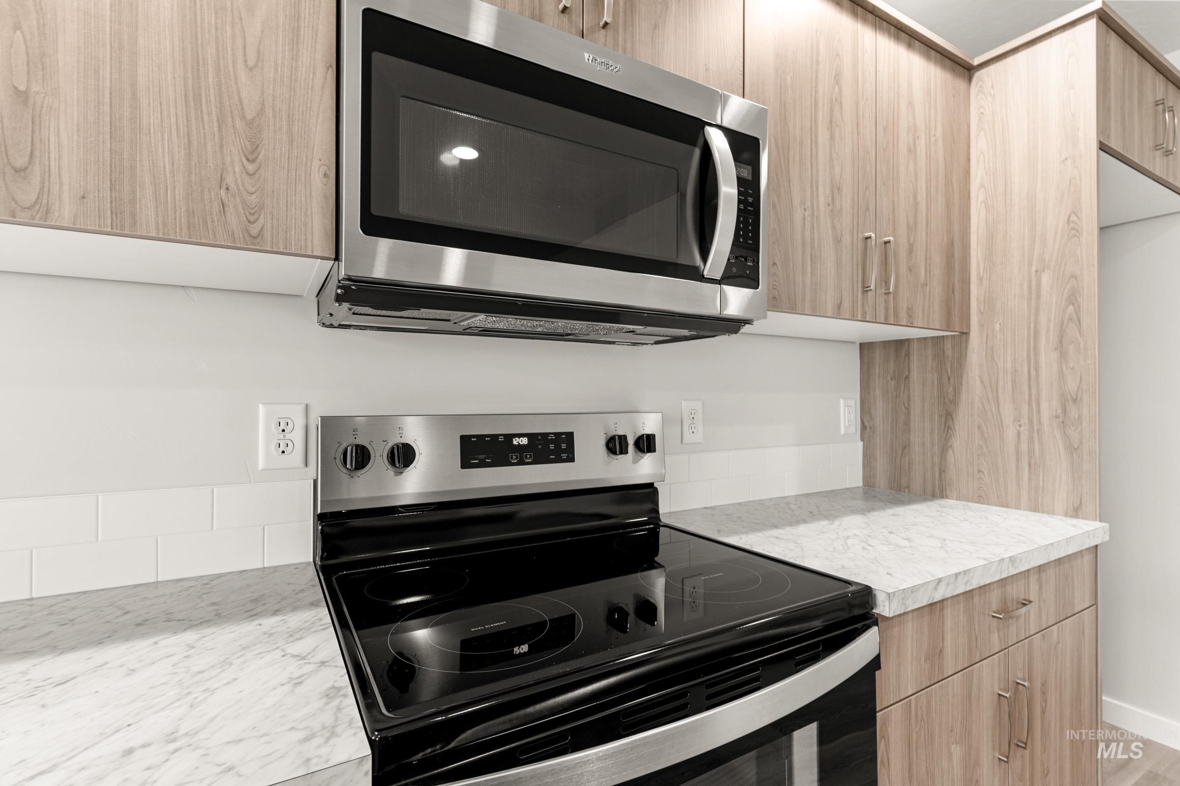 31 S Sweetgrass Ave, Nampa, Idaho 83651, 3 Bedrooms, 2.5 Bathrooms, Residential For Sale, Price $386,990, 98975544