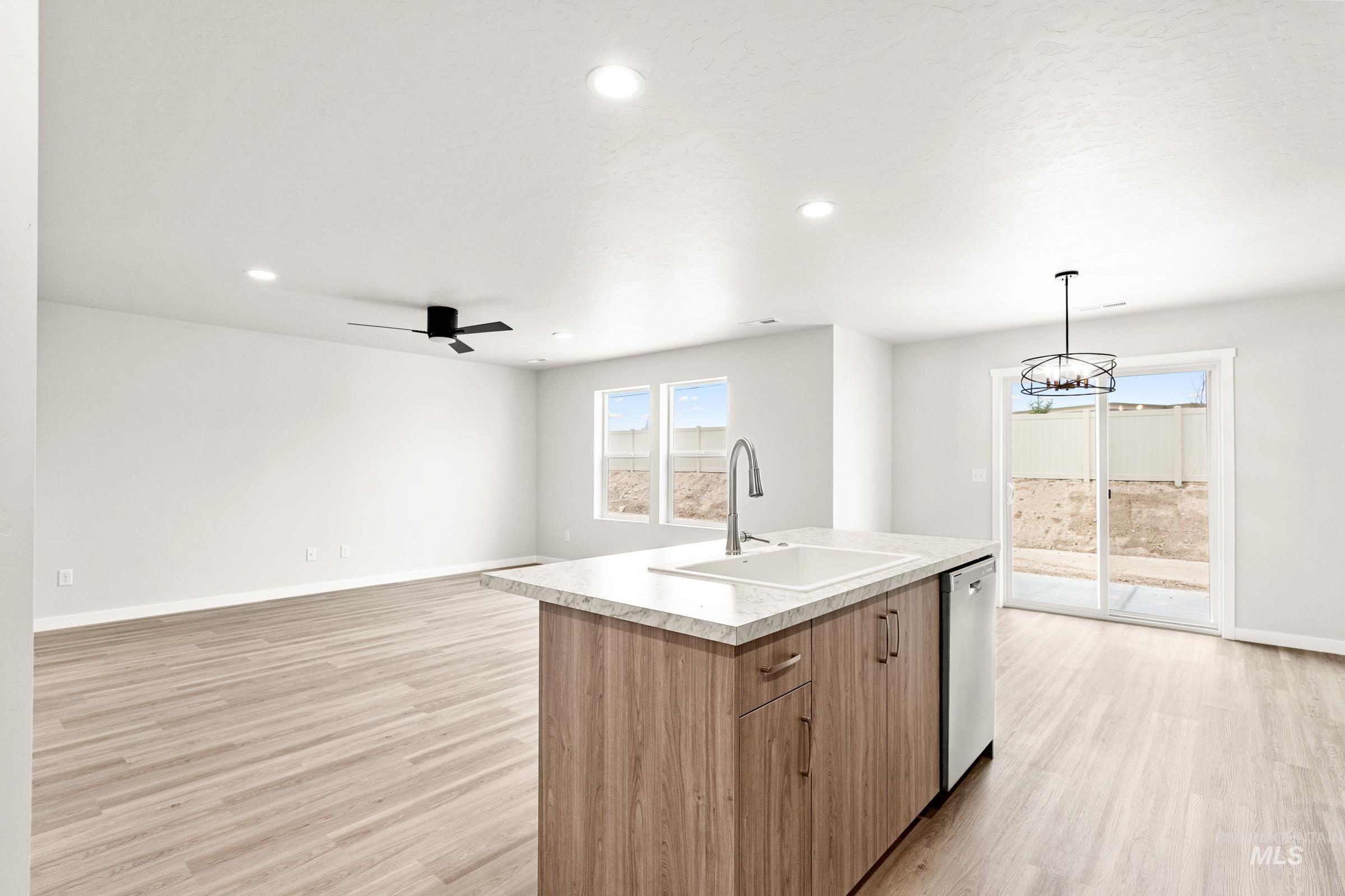 31 S Sweetgrass Ave, Nampa, Idaho 83651, 3 Bedrooms, 2.5 Bathrooms, Residential For Sale, Price $386,990, 98975544