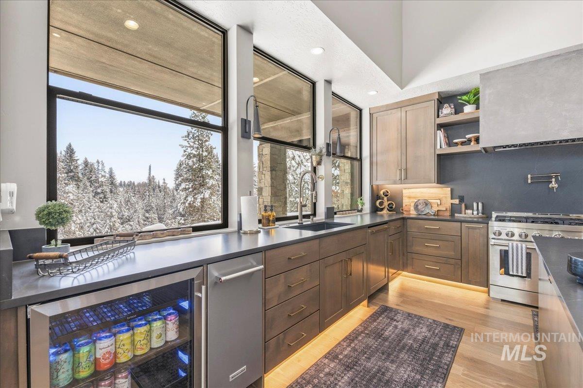 18 Arnica Ln, McCall, Idaho 83638, 5 Bedrooms, 5 Bathrooms, Residential For Sale, Price $2,399,000,MLS 98975546