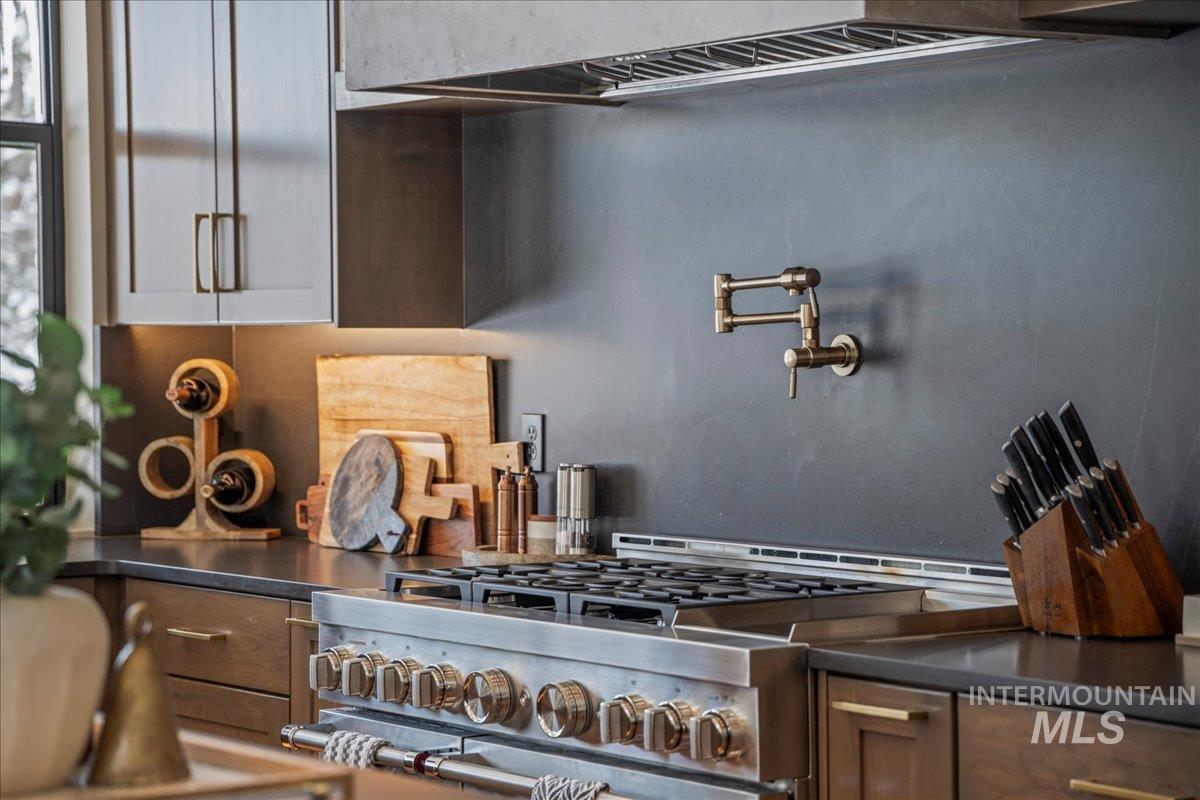 18 Arnica Ln, McCall, Idaho 83638, 5 Bedrooms, 5 Bathrooms, Residential For Sale, Price $2,399,000,MLS 98975546