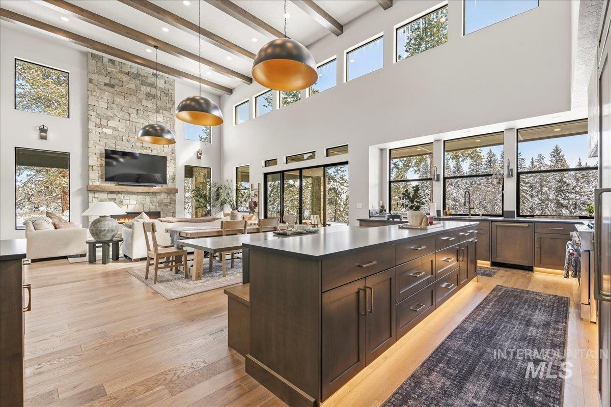 18 Arnica Ln, McCall, Idaho 83638, 5 Bedrooms, 5 Bathrooms, Residential For Sale, Price $2,399,000,MLS 98975546