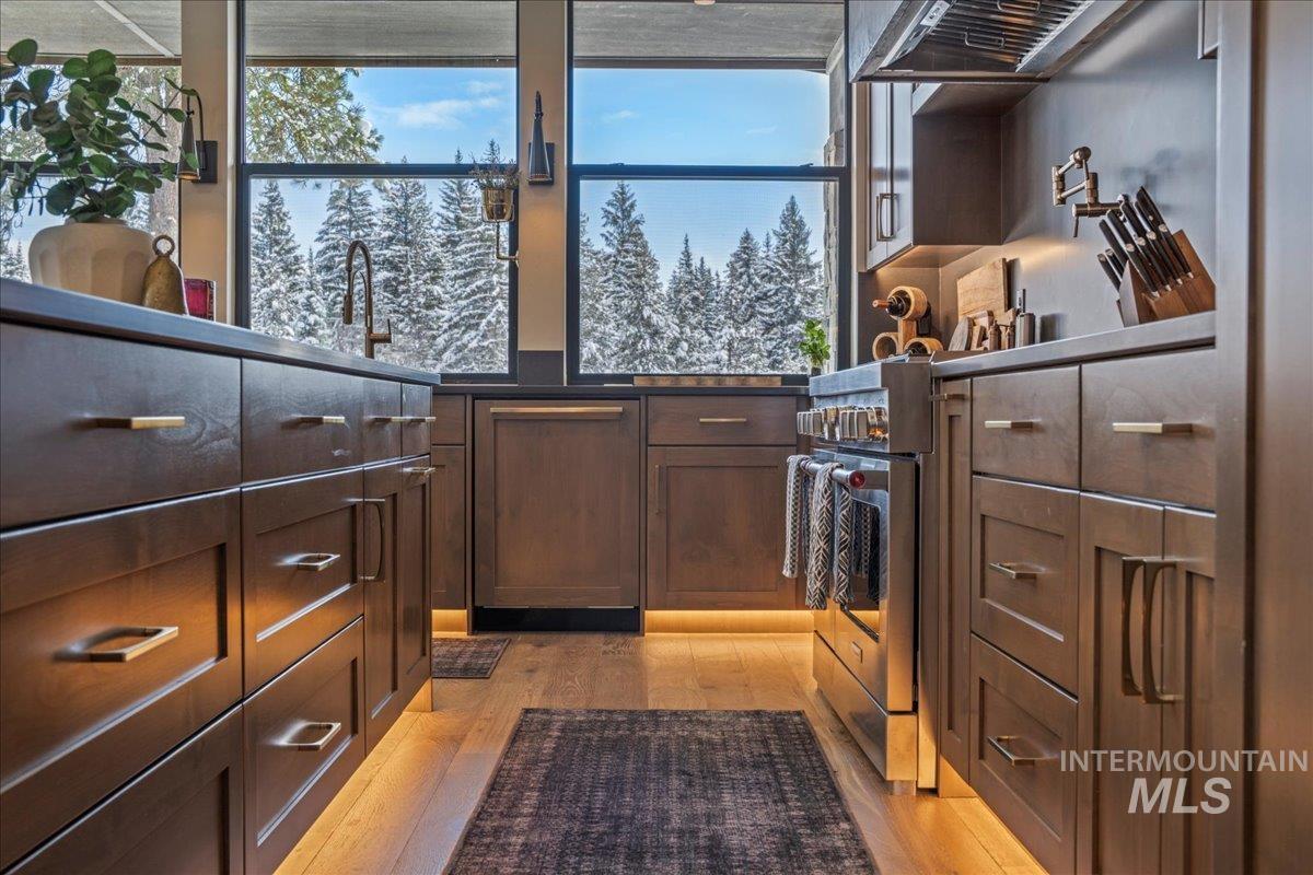 18 Arnica Ln, McCall, Idaho 83638, 5 Bedrooms, 5 Bathrooms, Residential For Sale, Price $2,399,000,MLS 98975546