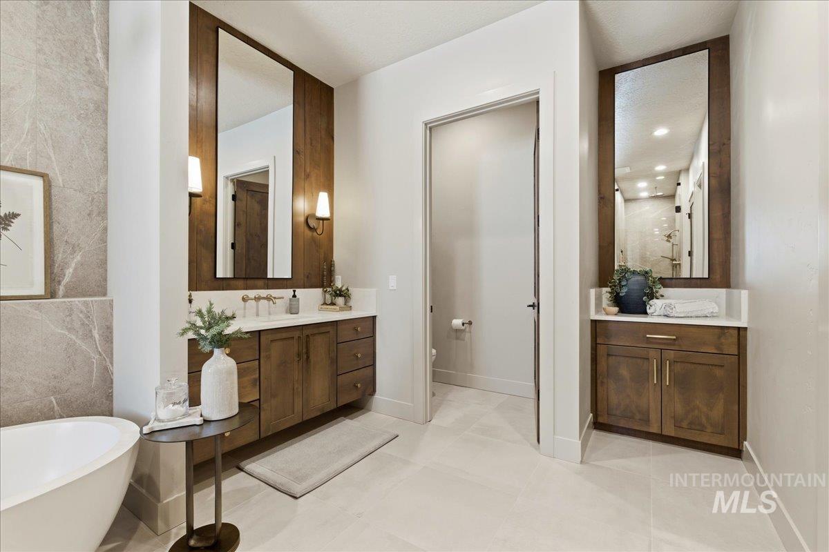 18 Arnica Ln, McCall, Idaho 83638, 5 Bedrooms, 5 Bathrooms, Residential For Sale, Price $2,399,000,MLS 98975546