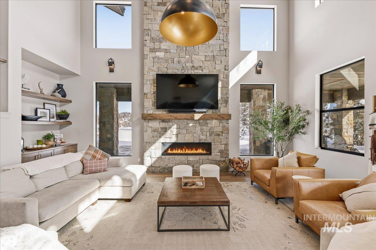 18 Arnica Ln, McCall, Idaho 83638, 5 Bedrooms, 5 Bathrooms, Residential For Sale, Price $2,399,000,MLS 98975546