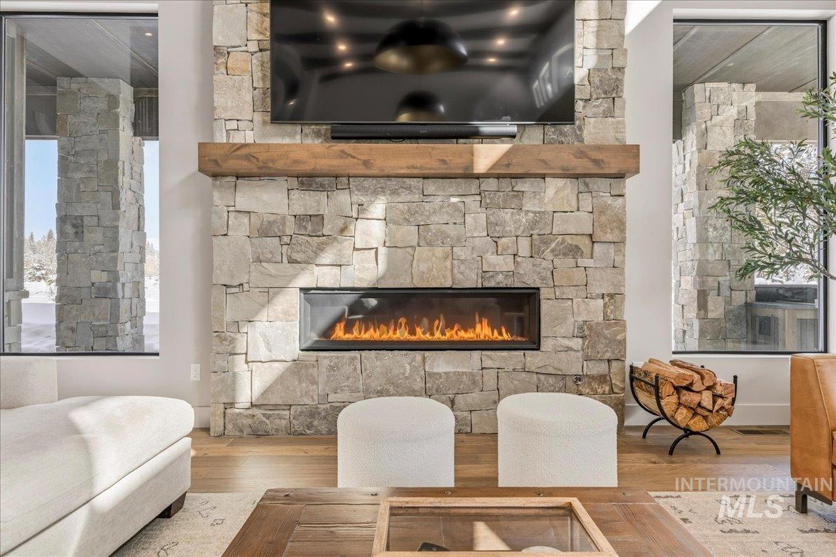 18 Arnica Ln, McCall, Idaho 83638, 5 Bedrooms, 5 Bathrooms, Residential For Sale, Price $2,399,000,MLS 98975546