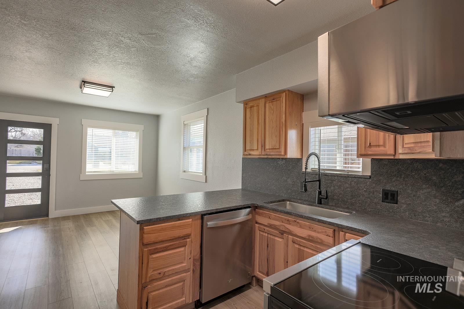 1411 11th Avenue South, Nampa, Idaho 83651, 2 Bedrooms, 1 Bathroom, Residential For Sale, Price $315,000,MLS 98975547