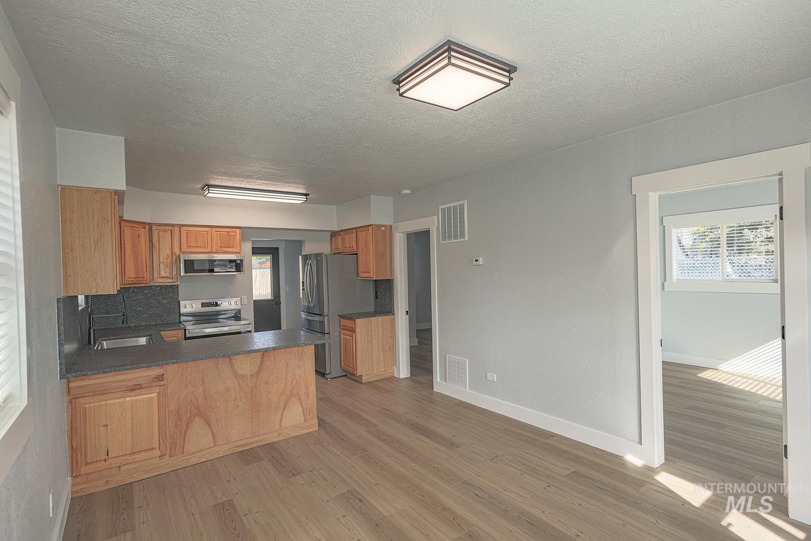 1411 11th Avenue South, Nampa, Idaho 83651, 2 Bedrooms, 1 Bathroom, Residential For Sale, Price $315,000,MLS 98975547