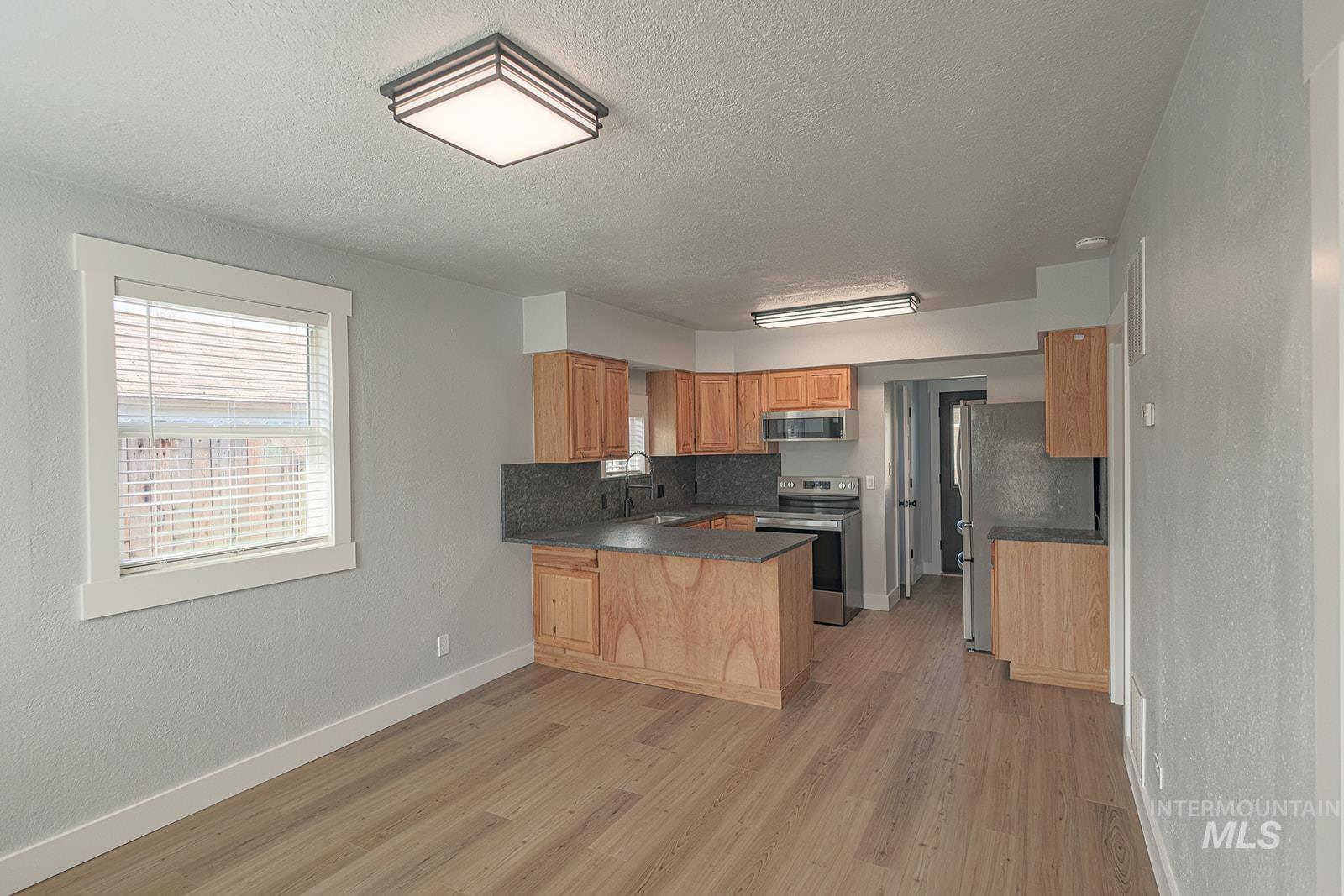 1411 11th Avenue South, Nampa, Idaho 83651, 2 Bedrooms, 1 Bathroom, Residential For Sale, Price $315,000,MLS 98975547