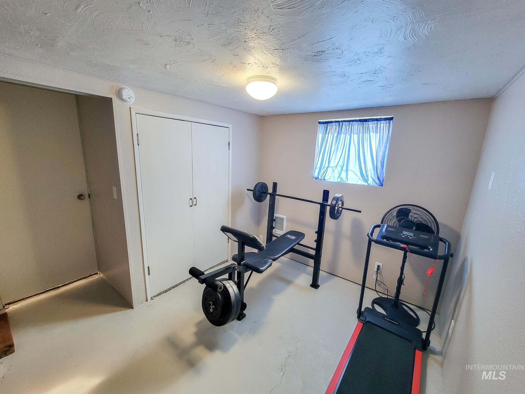 1107 Francis, Clarkston, Washington 99403, 3 Bedrooms, 1 Bathroom, Residential For Sale, Price $249,900,MLS 98975552