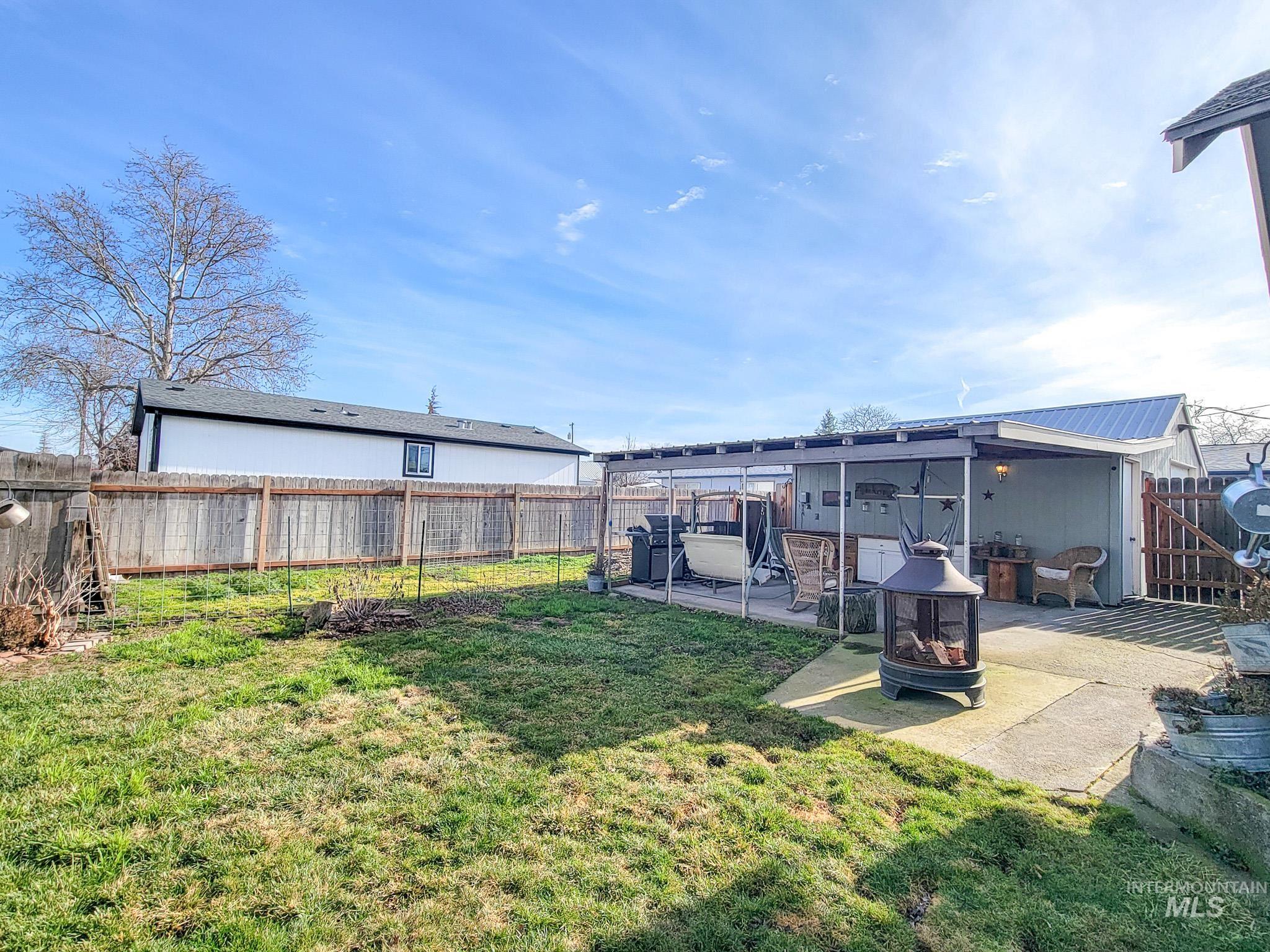 1107 Francis, Clarkston, Washington 99403, 3 Bedrooms, 1 Bathroom, Residential For Sale, Price $249,900,MLS 98975552