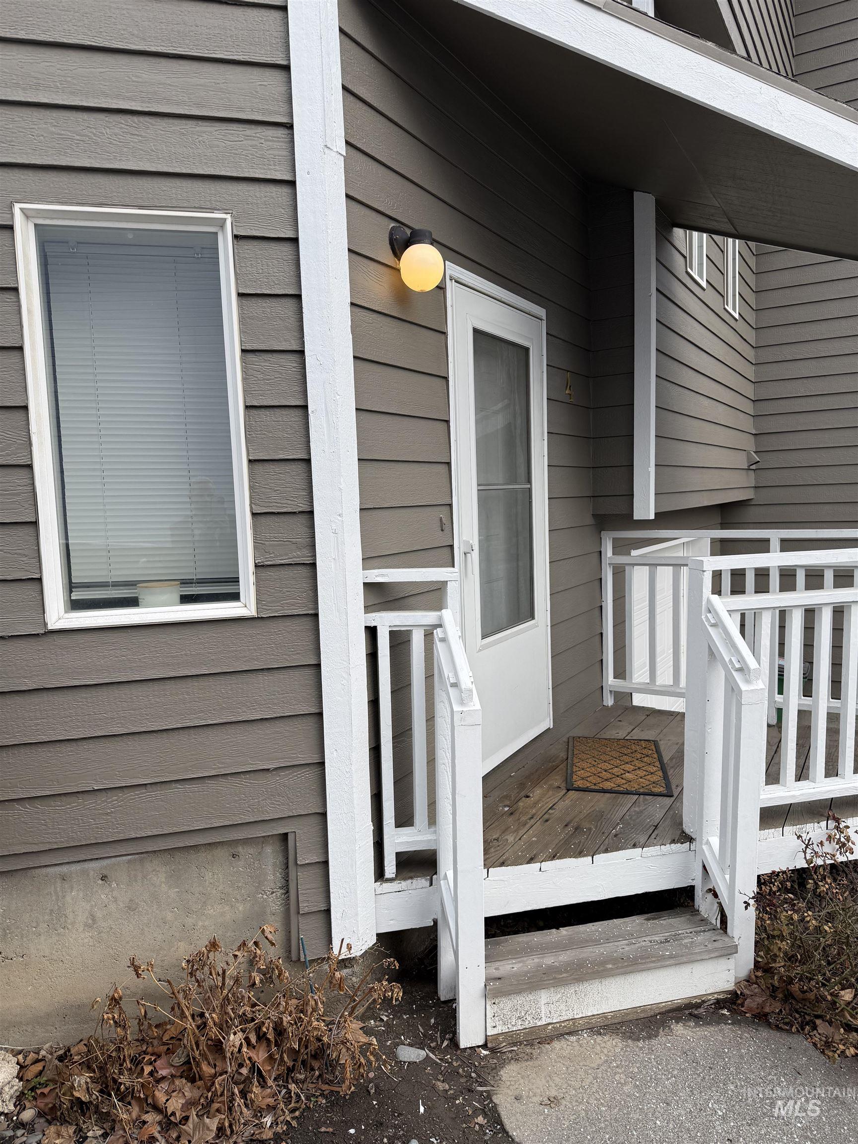 562 Deer Meaadow, Moscow, Idaho 82843, 2 Bedrooms, 1.5 Bathrooms, Residential For Sale, Price $319,000,MLS 98975553