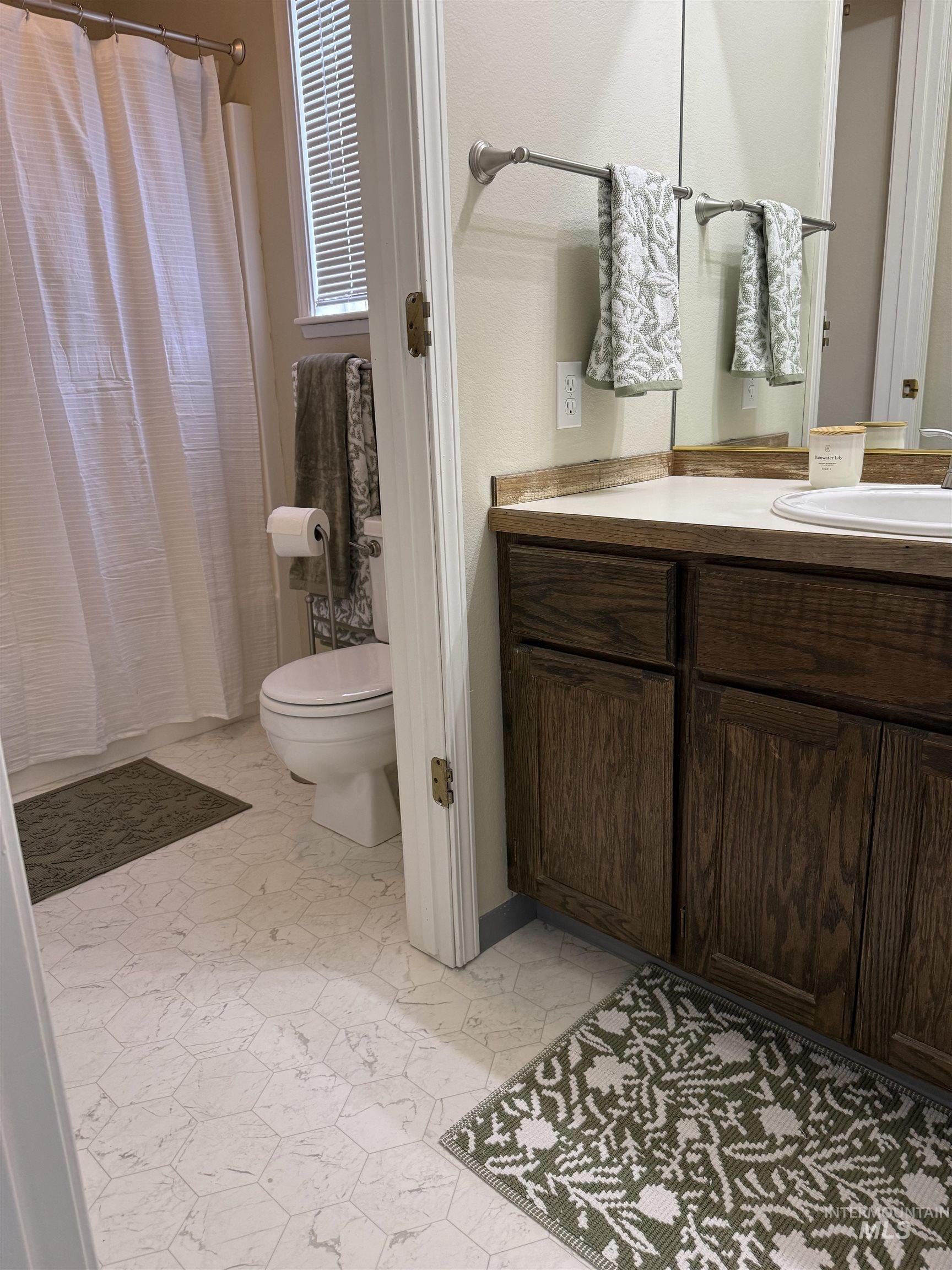 562 Deer Meaadow, Moscow, Idaho 82843, 2 Bedrooms, 1.5 Bathrooms, Residential For Sale, Price $319,000,MLS 98975553